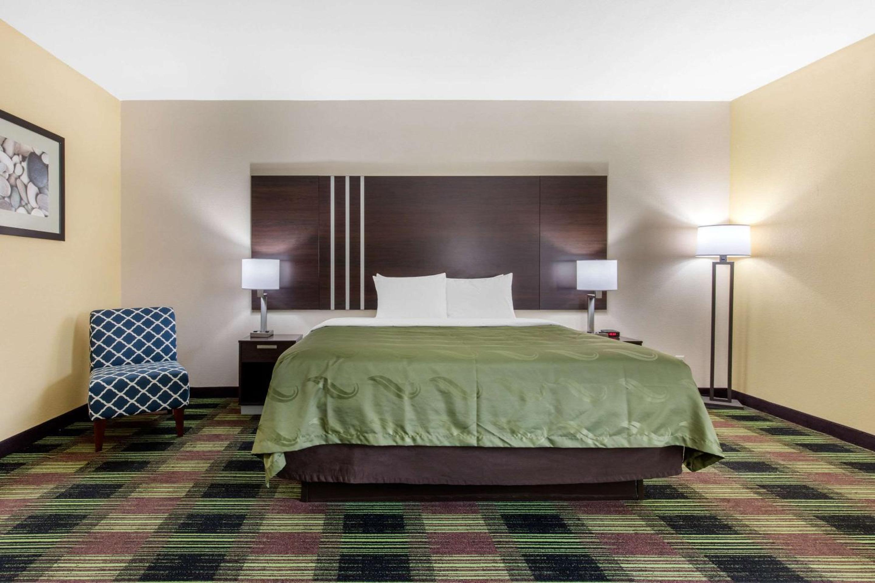 King Room Upgrade - Accessible/Non-Smoking - Photo 2