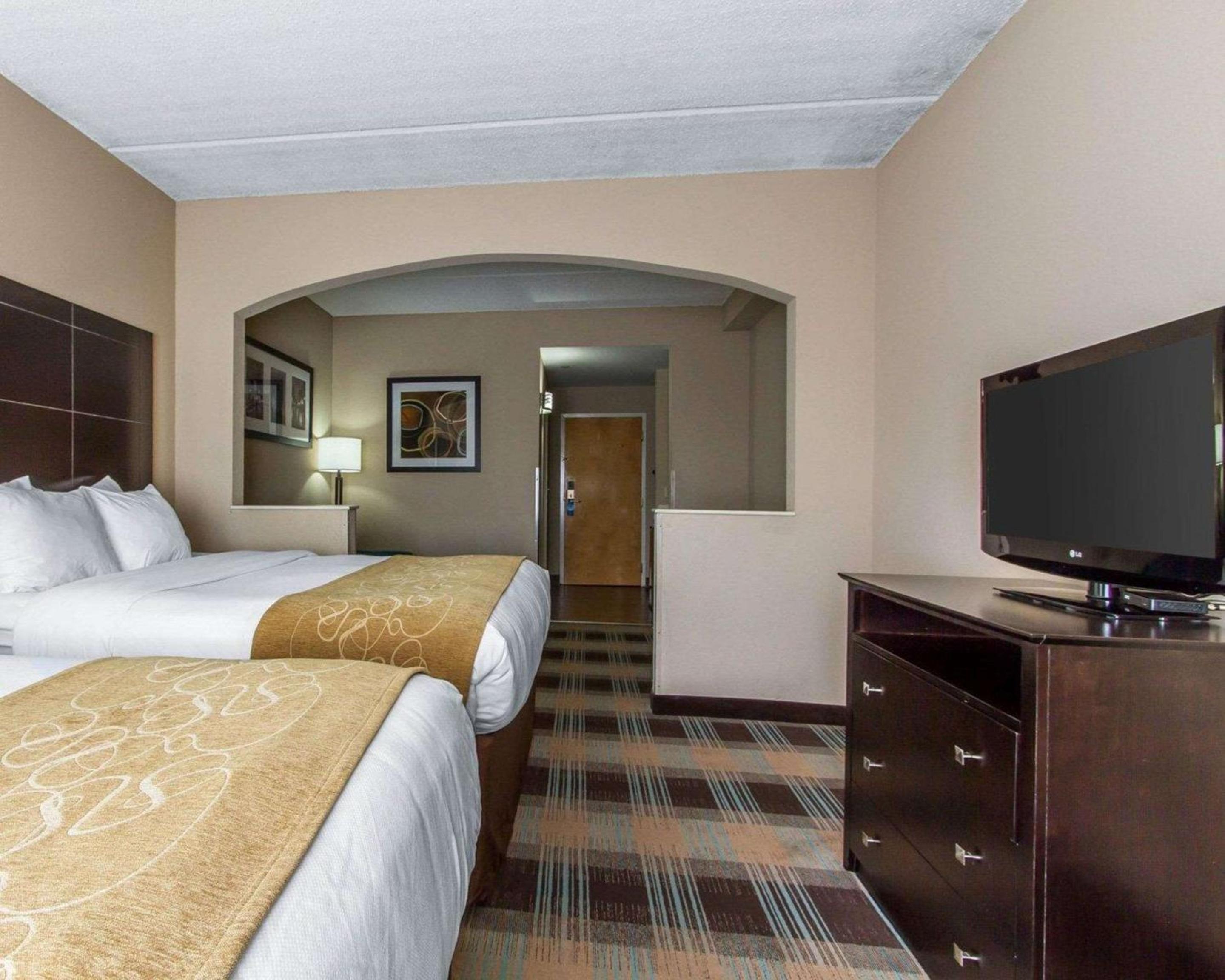 Queen Room With Two Queen Beds - Non-Smoking