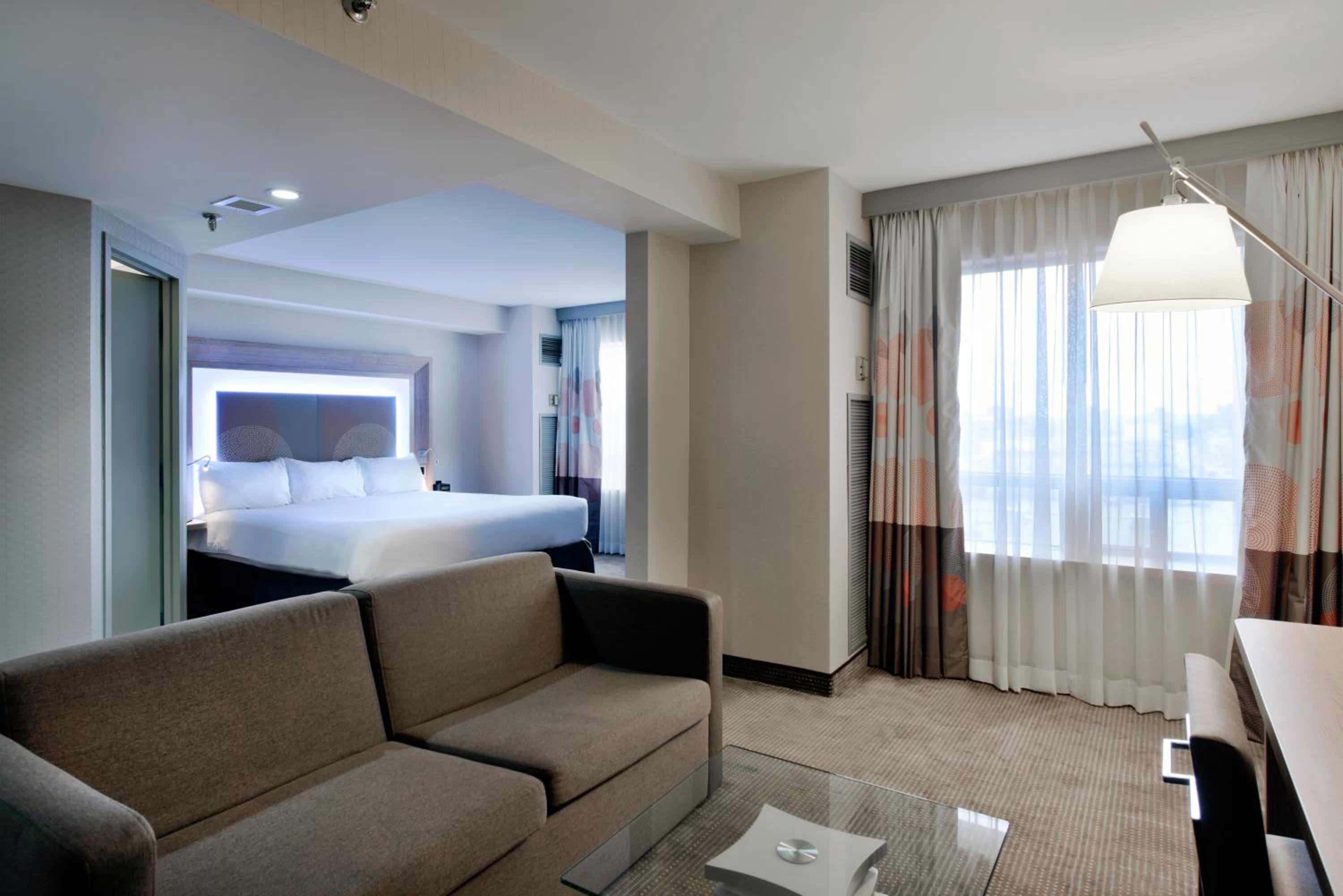 Junior King Suite with Seating Area - Photo 1