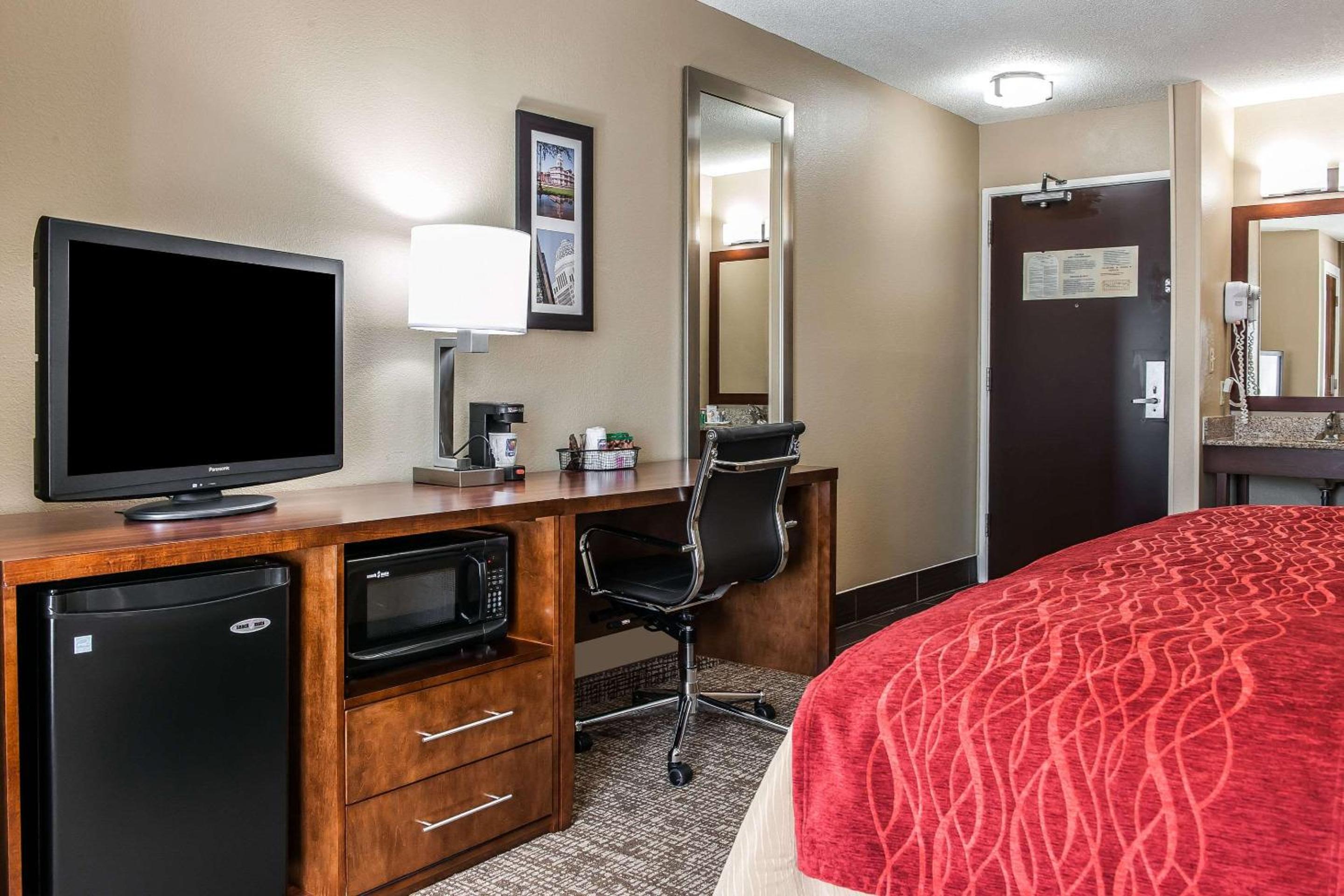 King Room - Non-Smoking - Photo 3