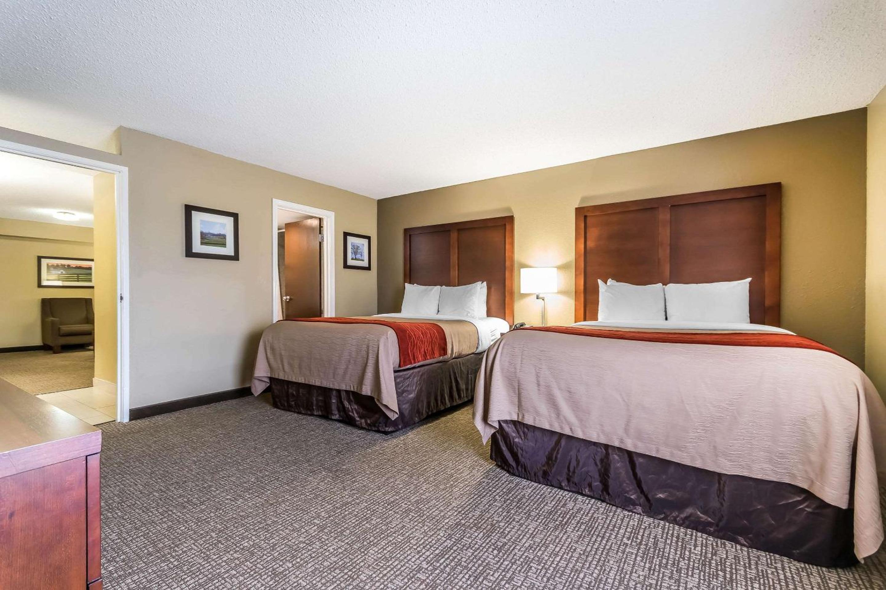 Queen Suite - Photo 2