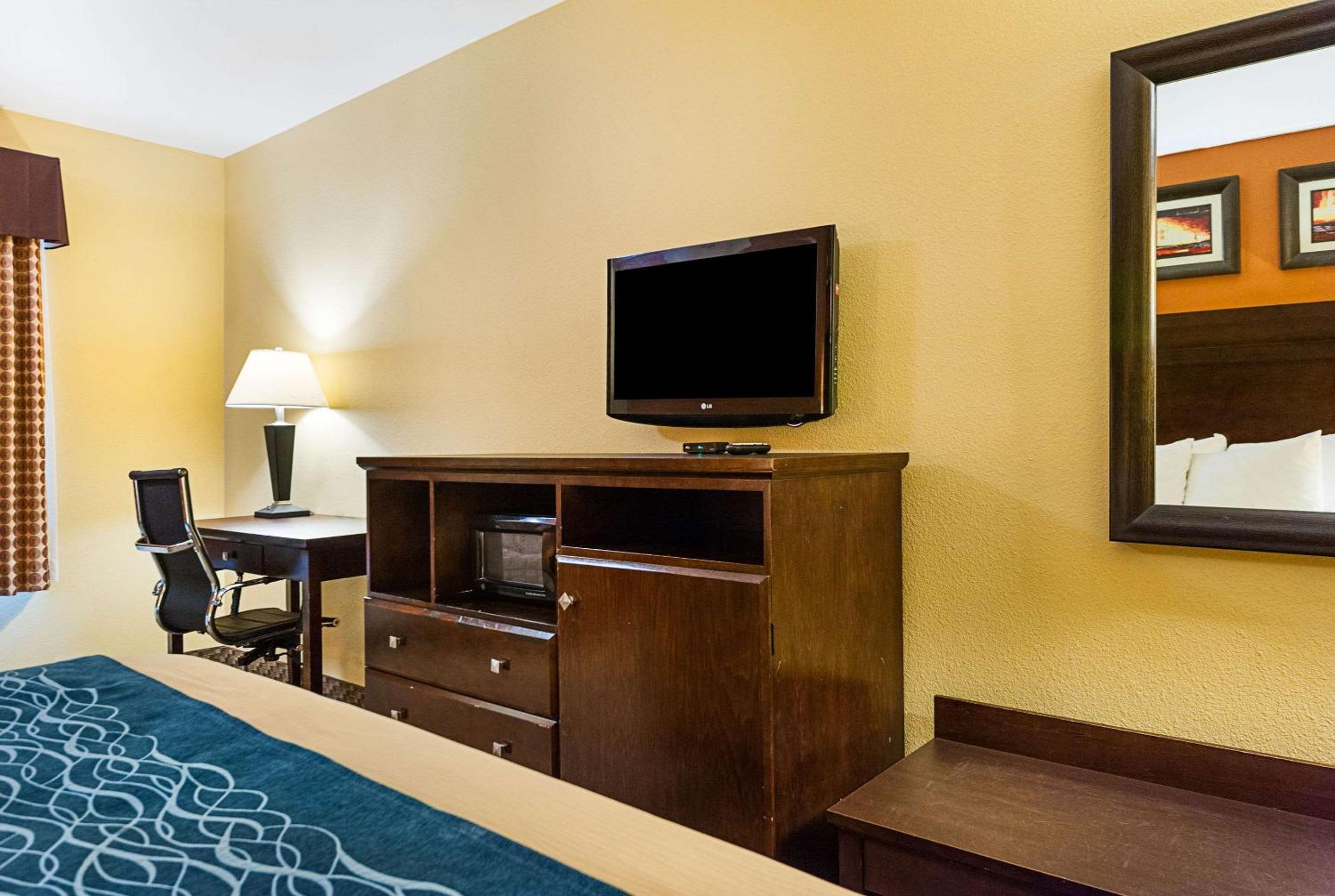 King Room - Non-Smoking - Photo 1