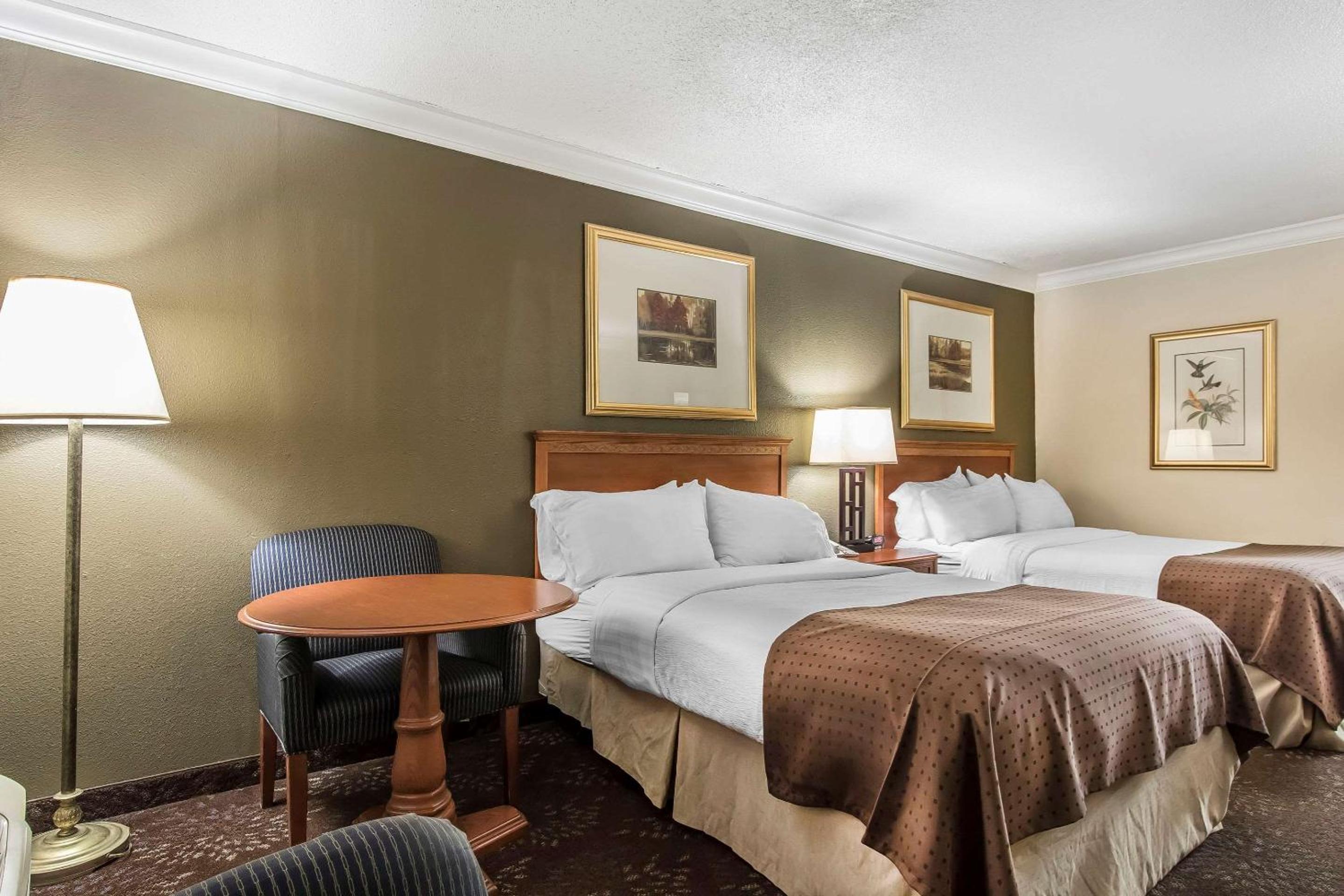Double Room with Two Double Beds - Non-Smoking photo 1