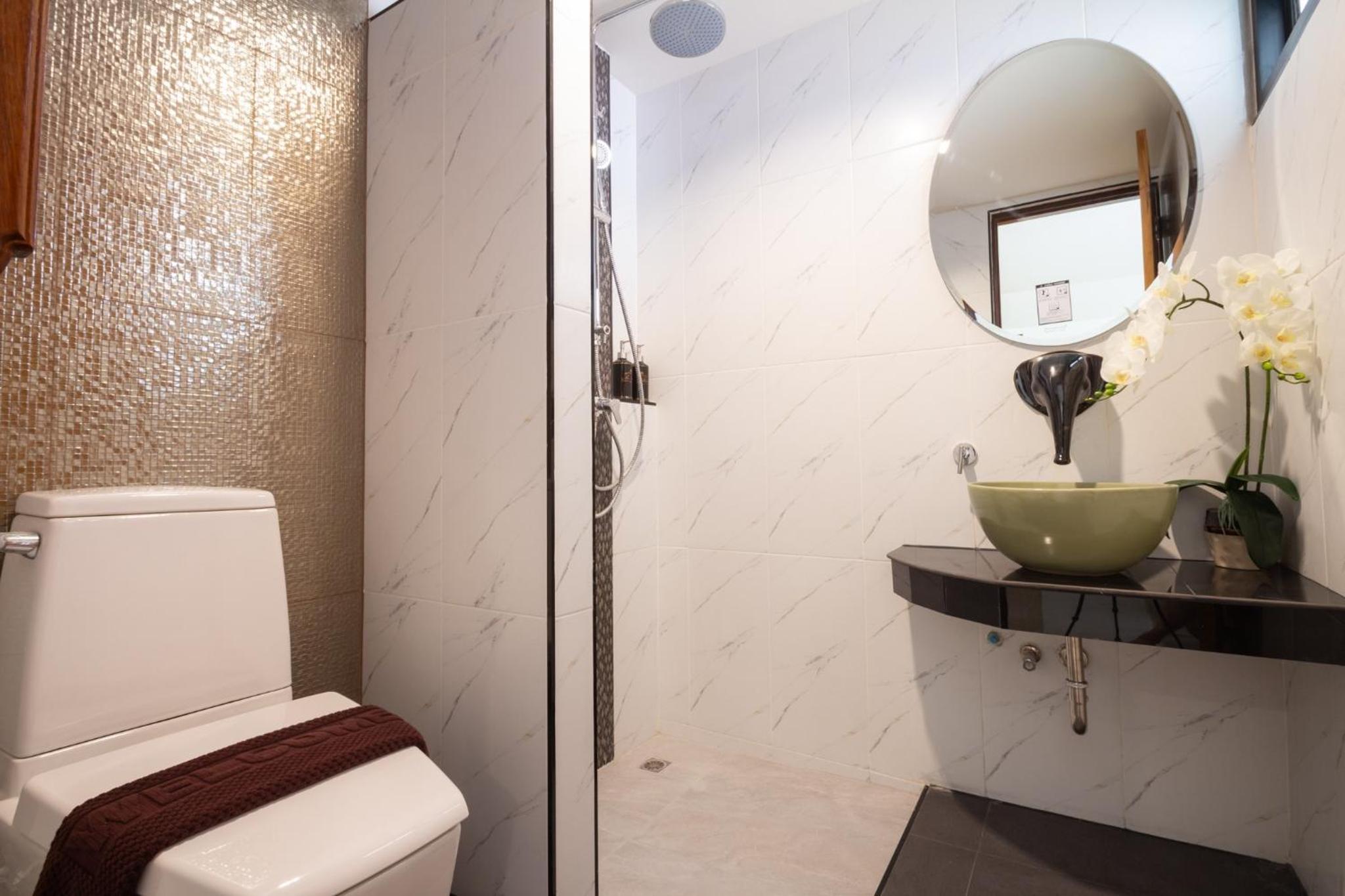 Twin Room with Balcony - Photo 3