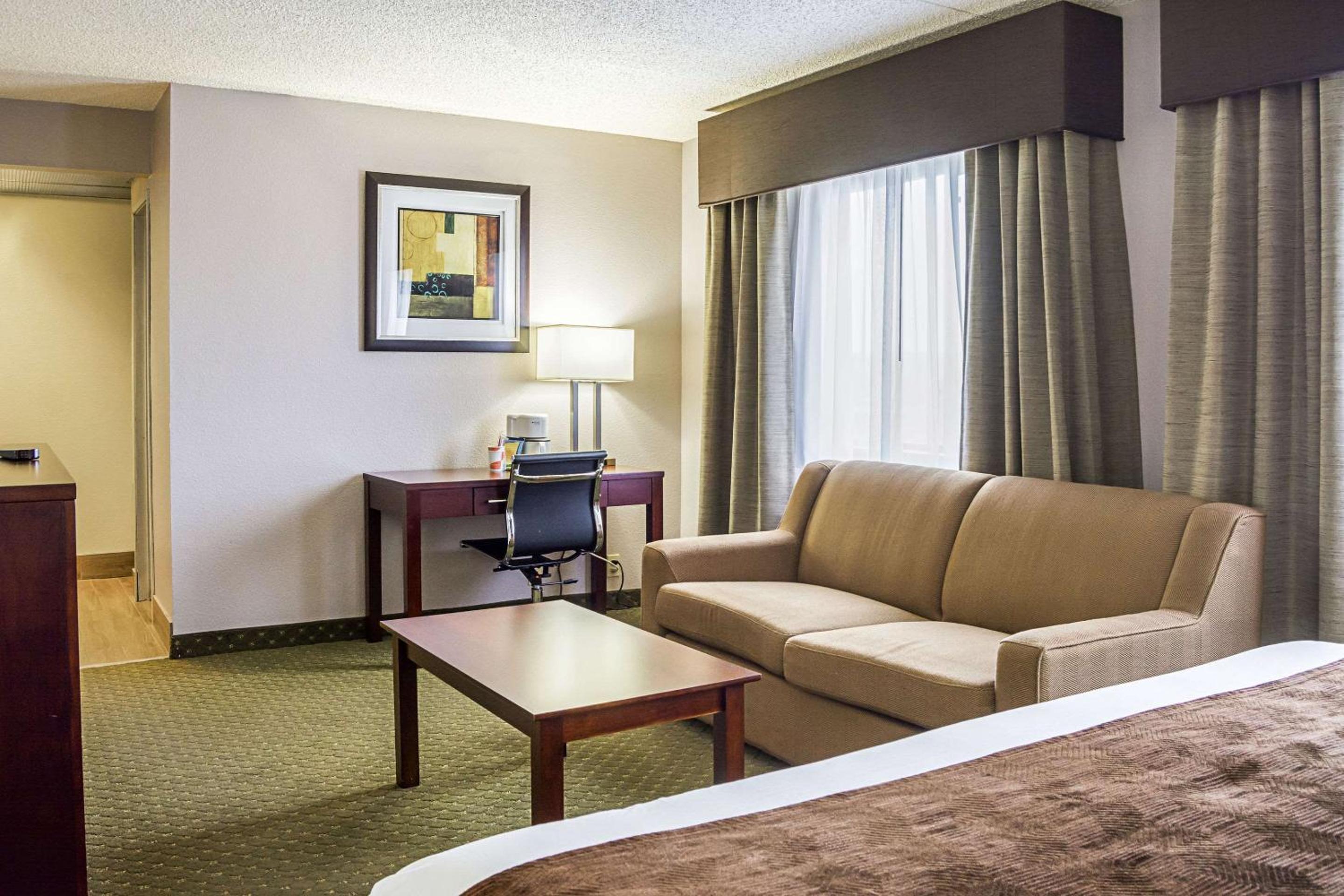 King Suite - Non-Smoking photo 1