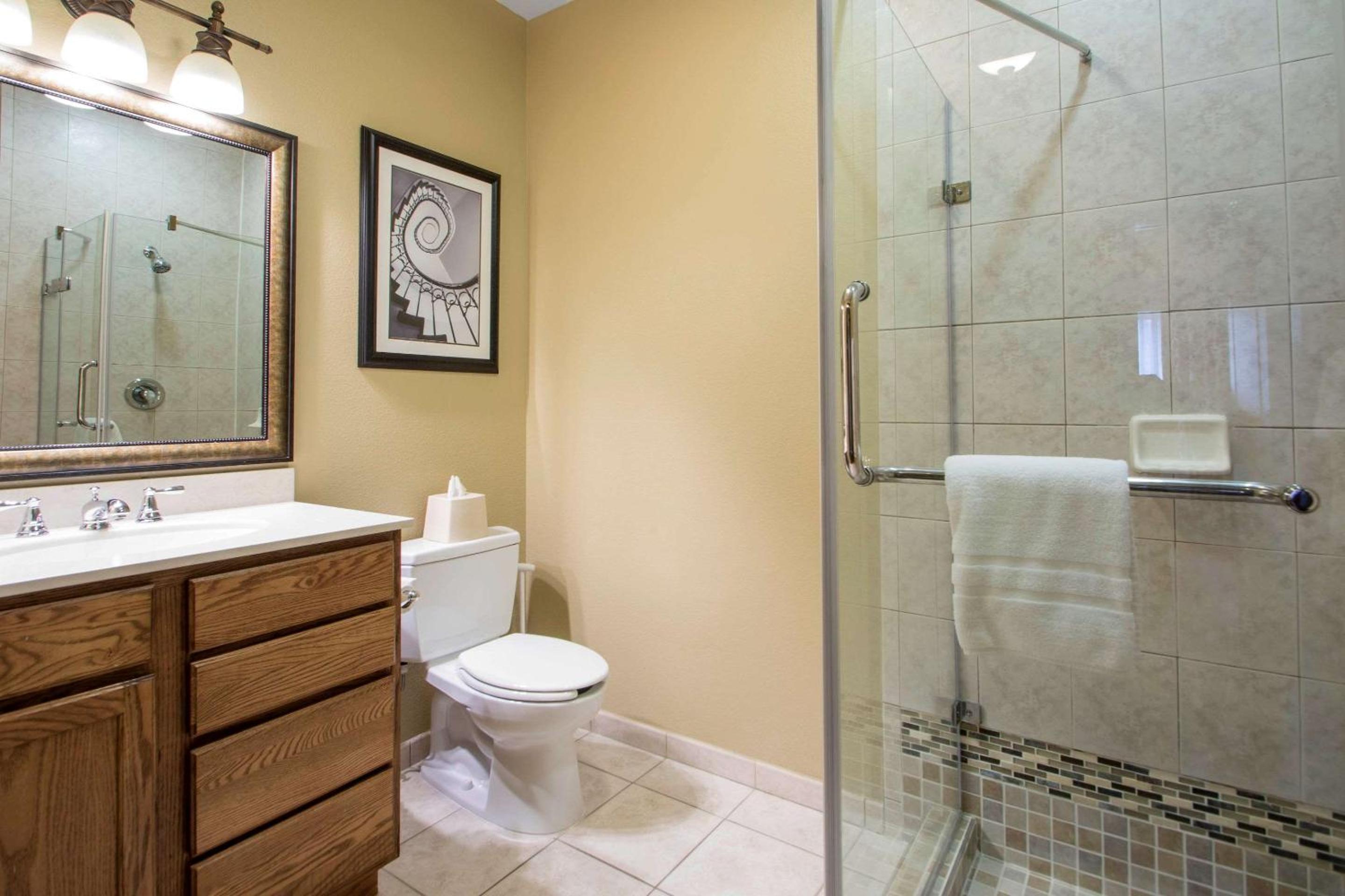 Two-Bedroom Suite photo 3