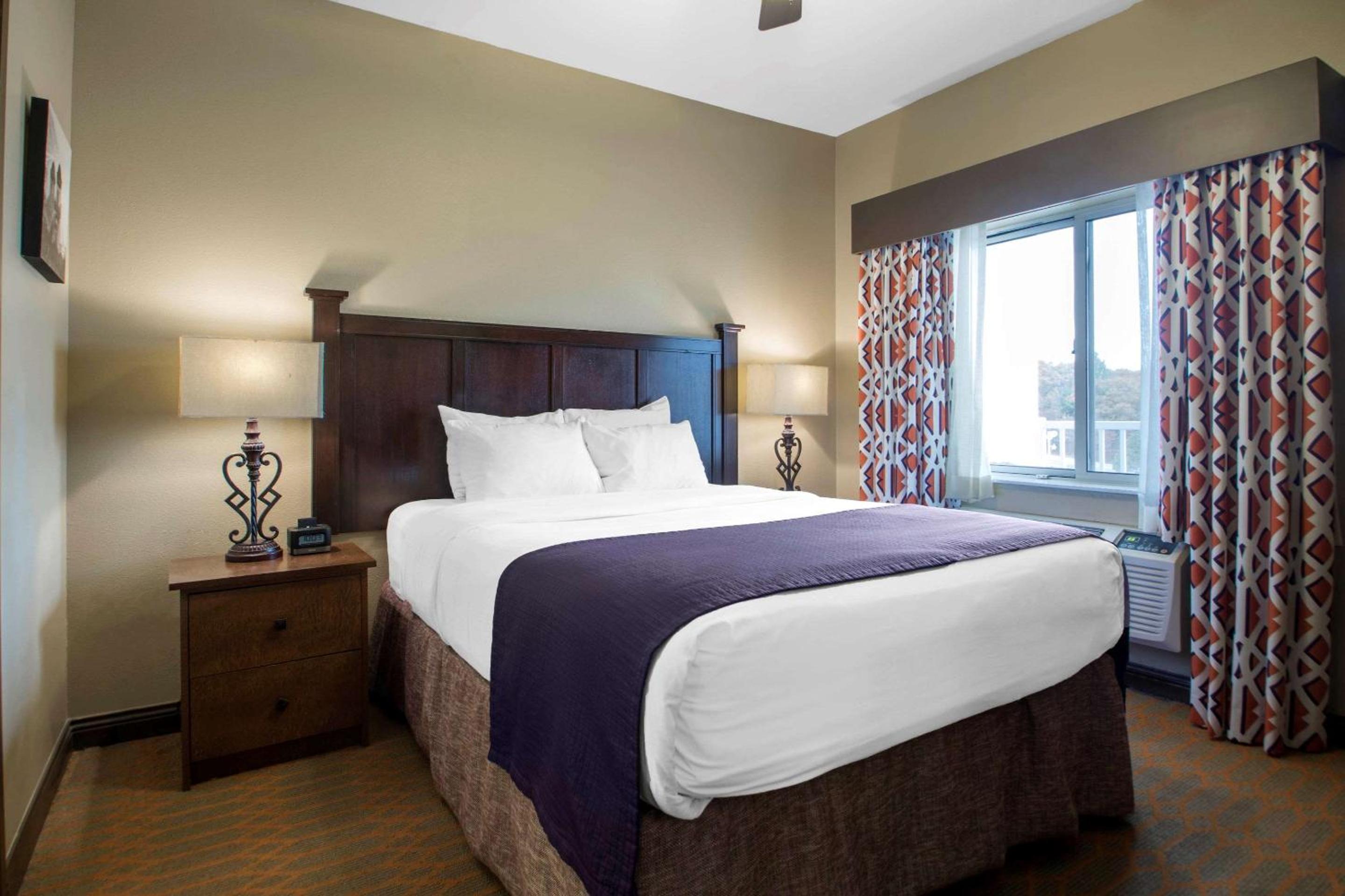 Two Bedroom Suite - Disability Accessible photo 1