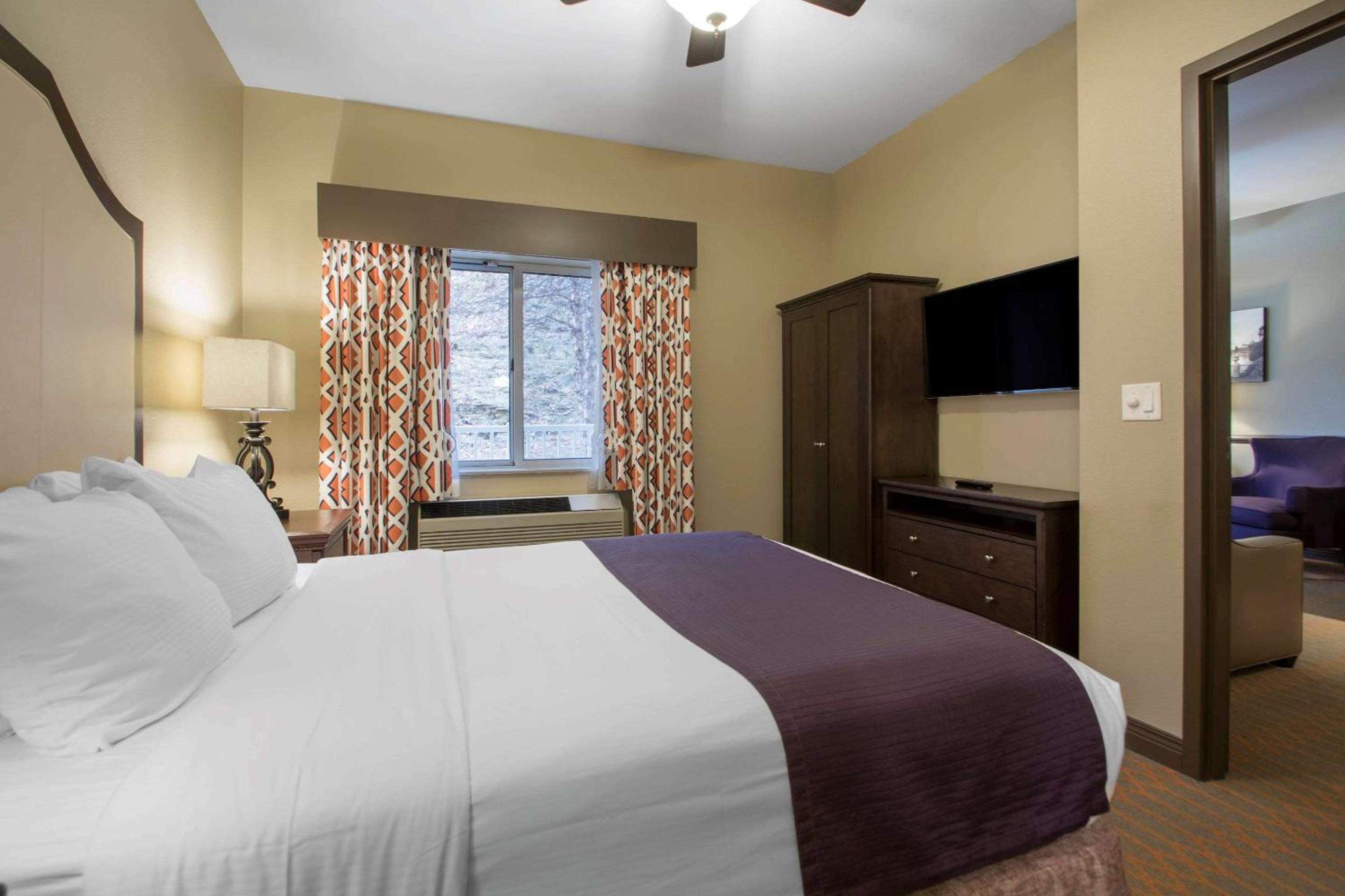 Deluxe Two Bedroom Suite