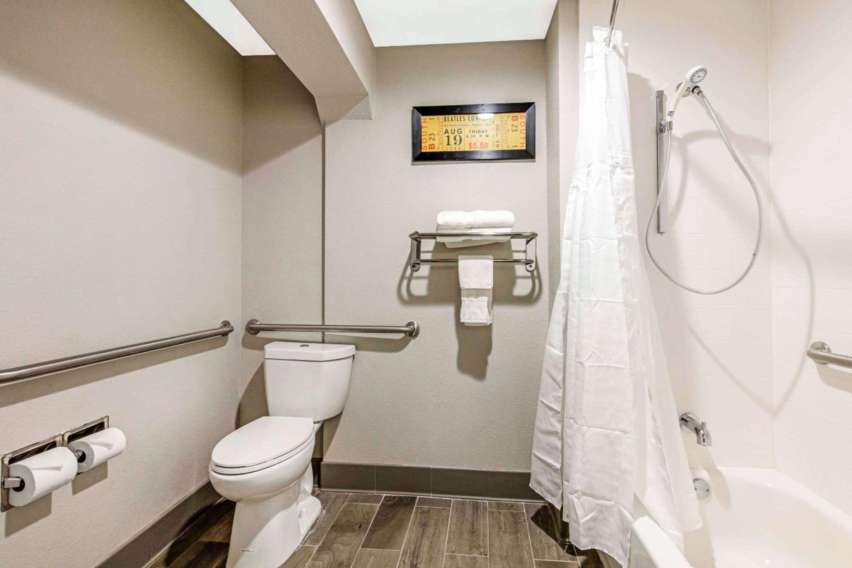 King Room - Disability Access/Non-Smoking - Photo 5