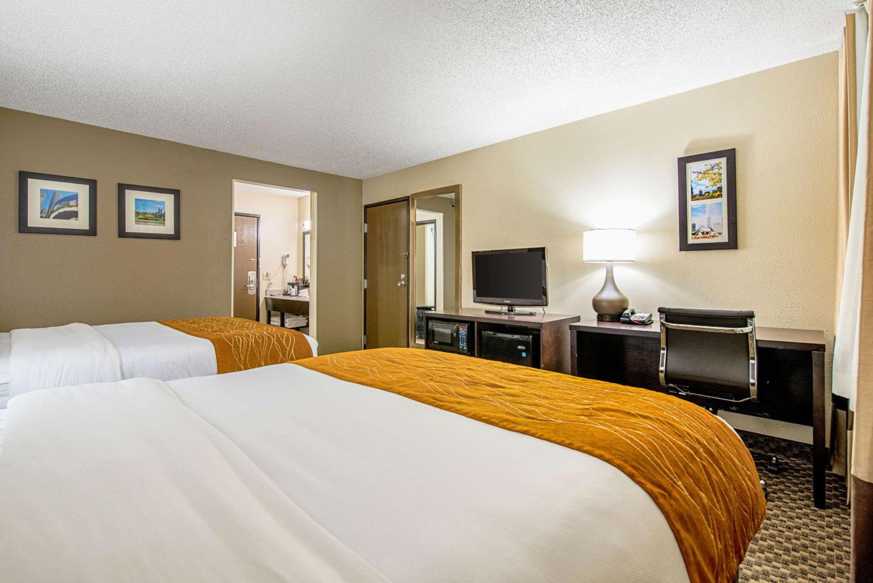 Queen Room With Two Queen Beds - Accessible/Non-Smoking  photo 1