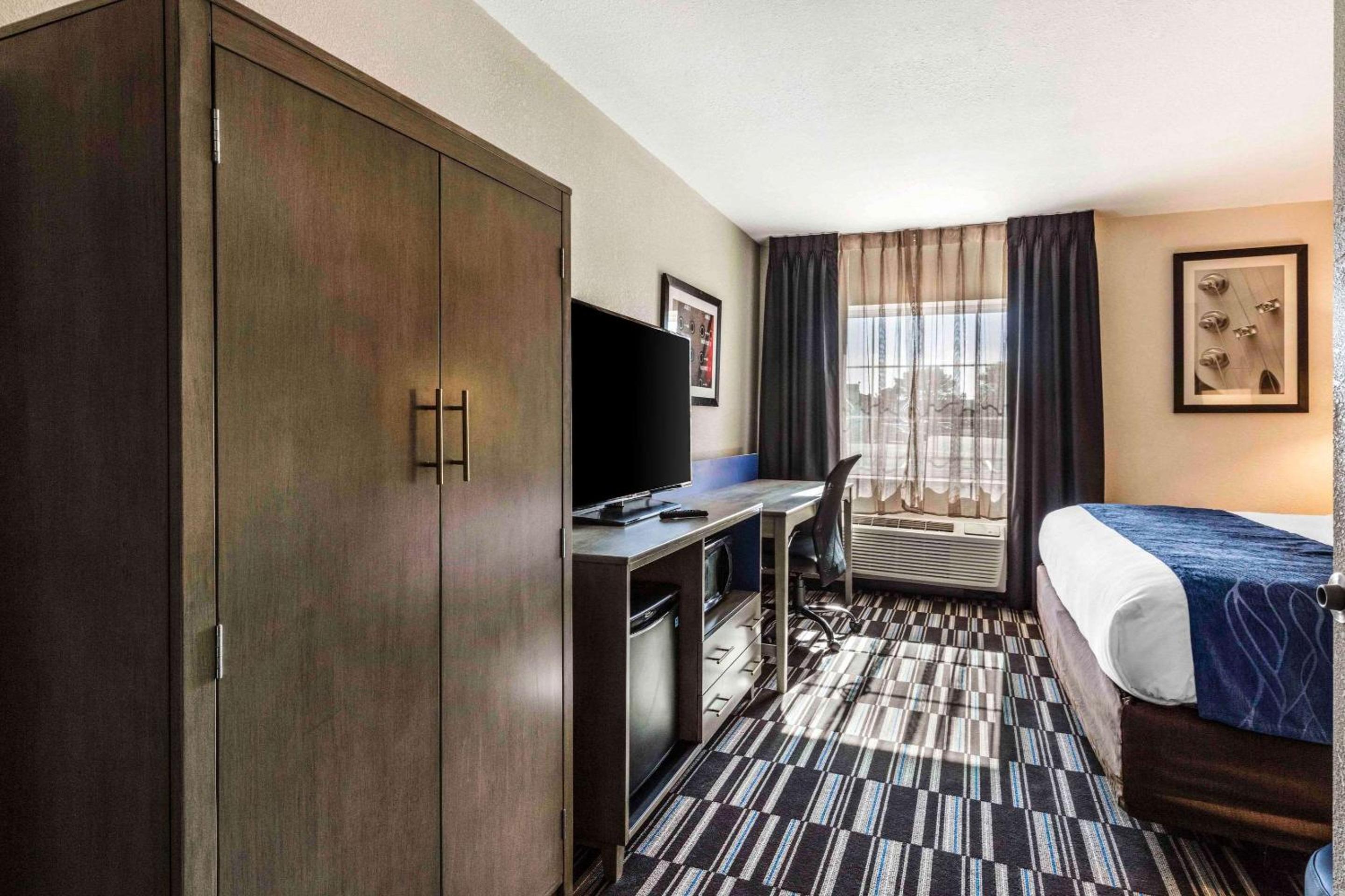 King Room - Disability Access/Non-Smoking - Photo 2