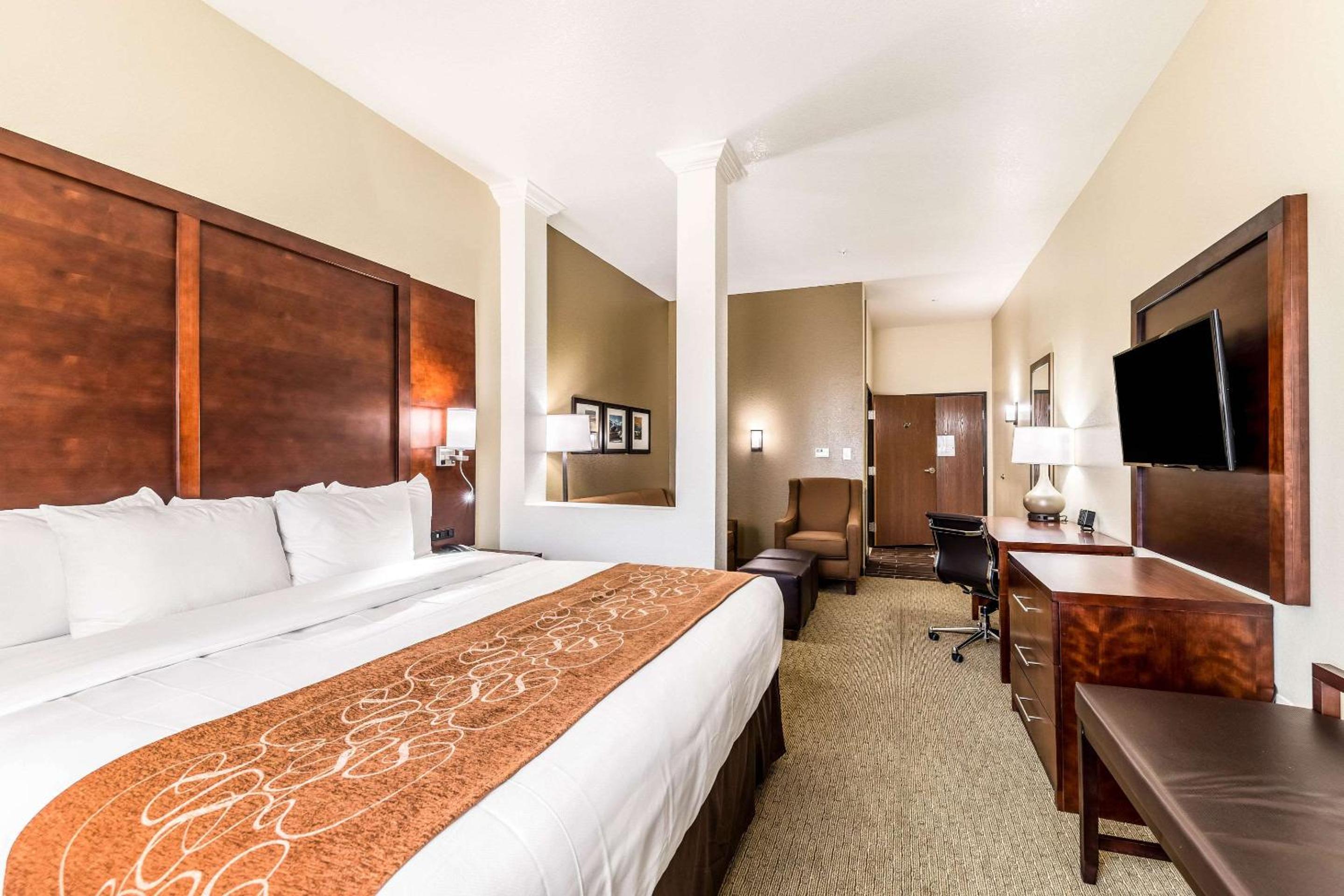 King Suite with Sofa Bed - Non-Smoking