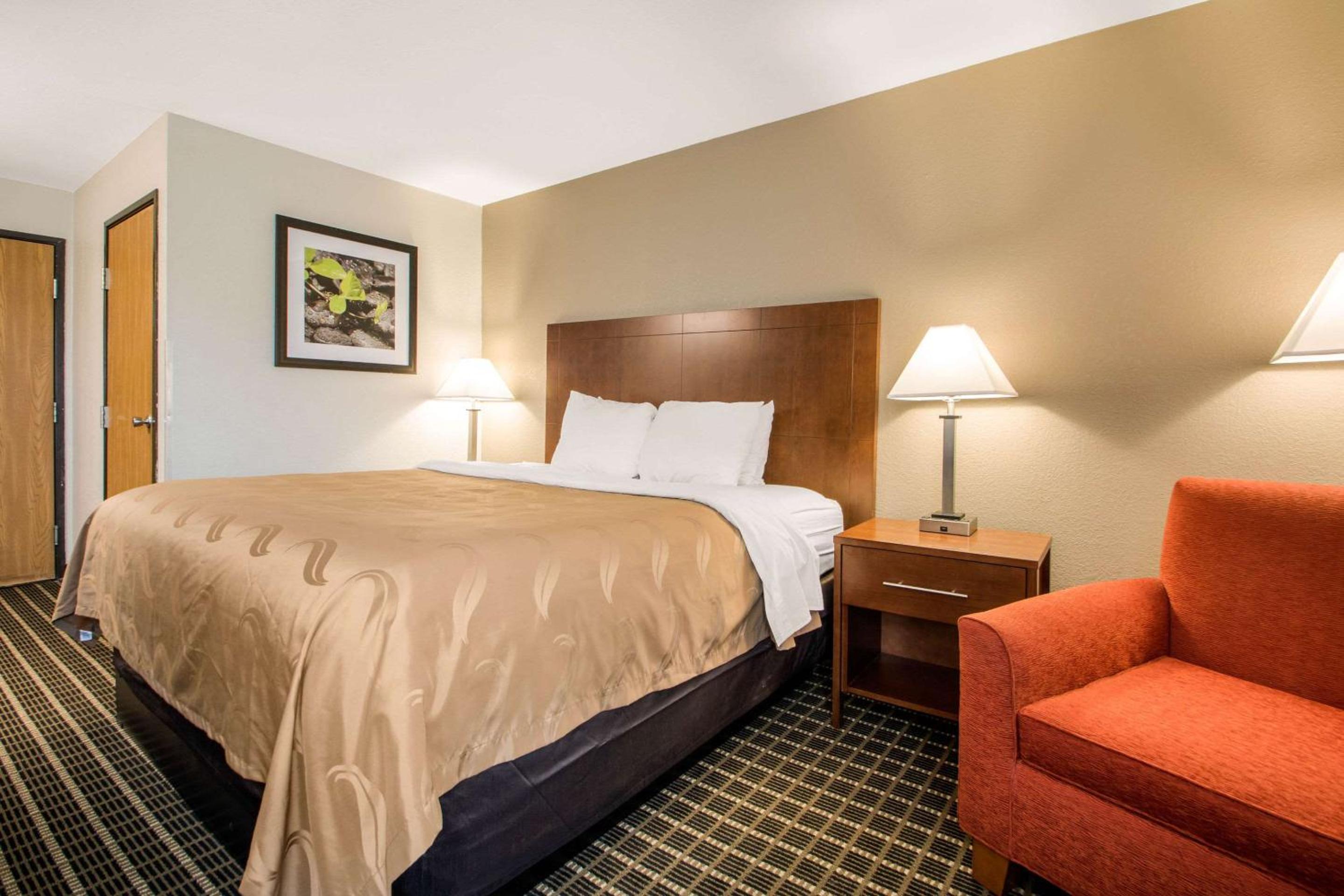 King Room - Non-Smoking - Photo 1