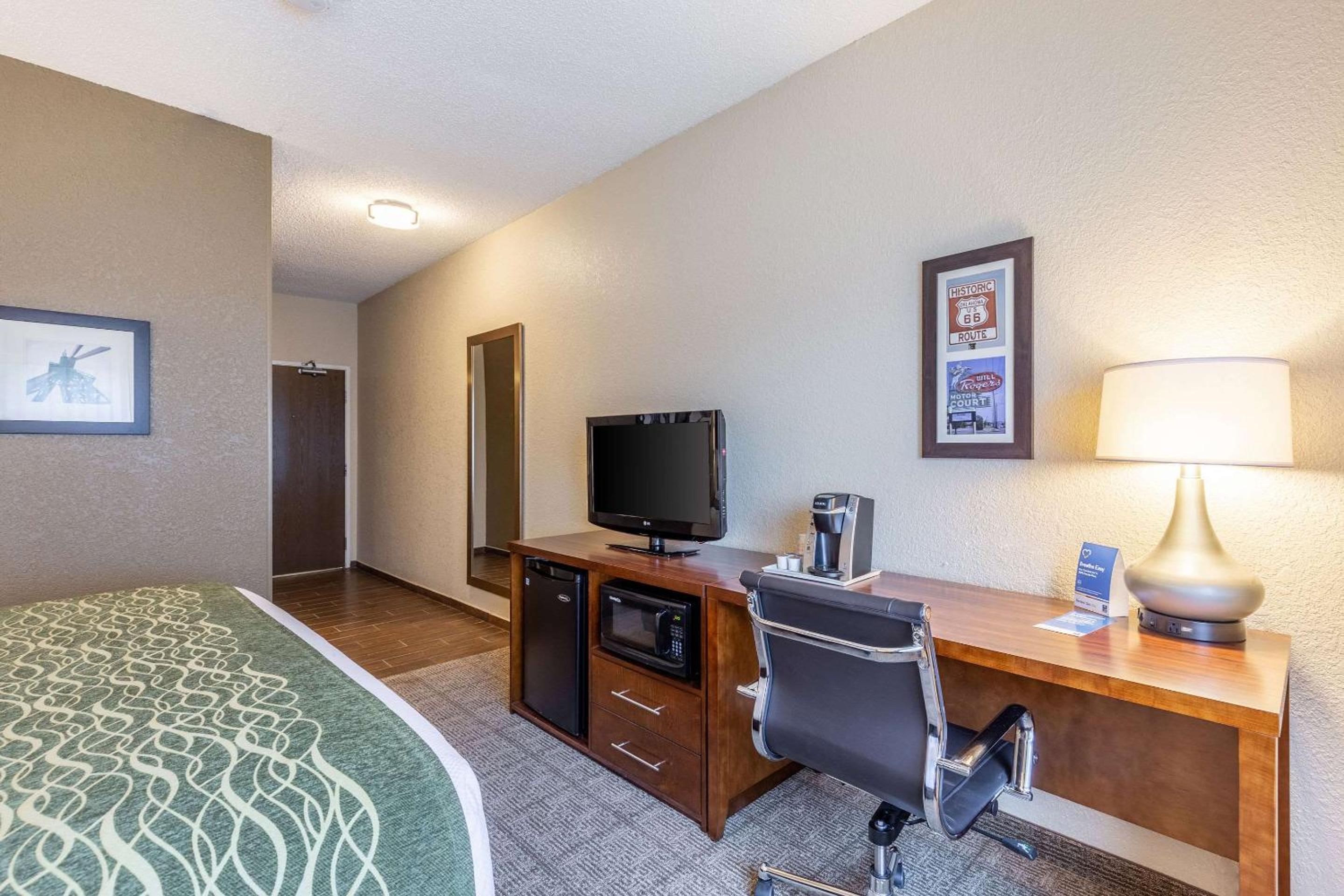 King Room - Non-Smoking - Photo 1