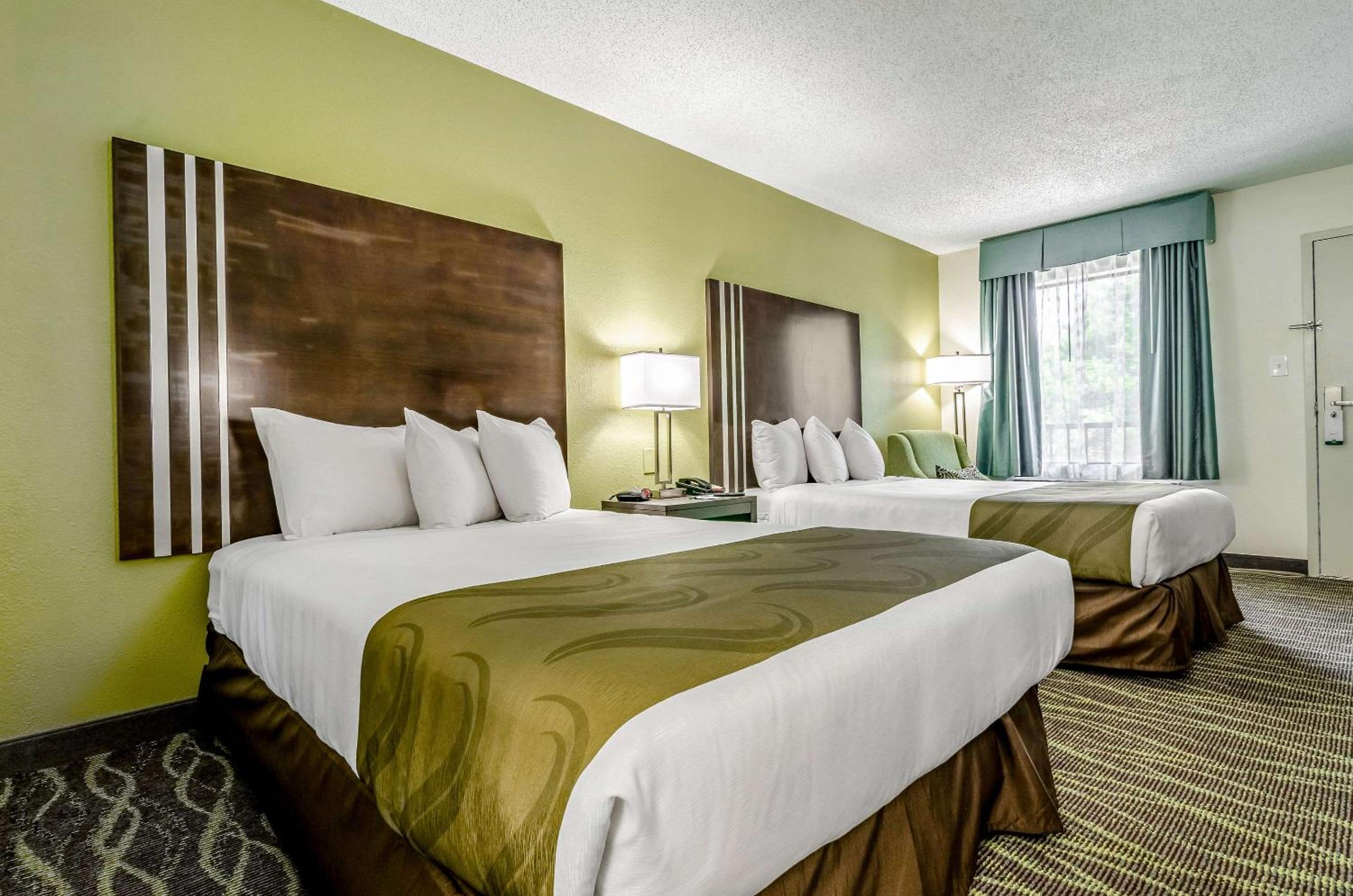 Double Room with Two Double Beds - Smoking - Photo 2