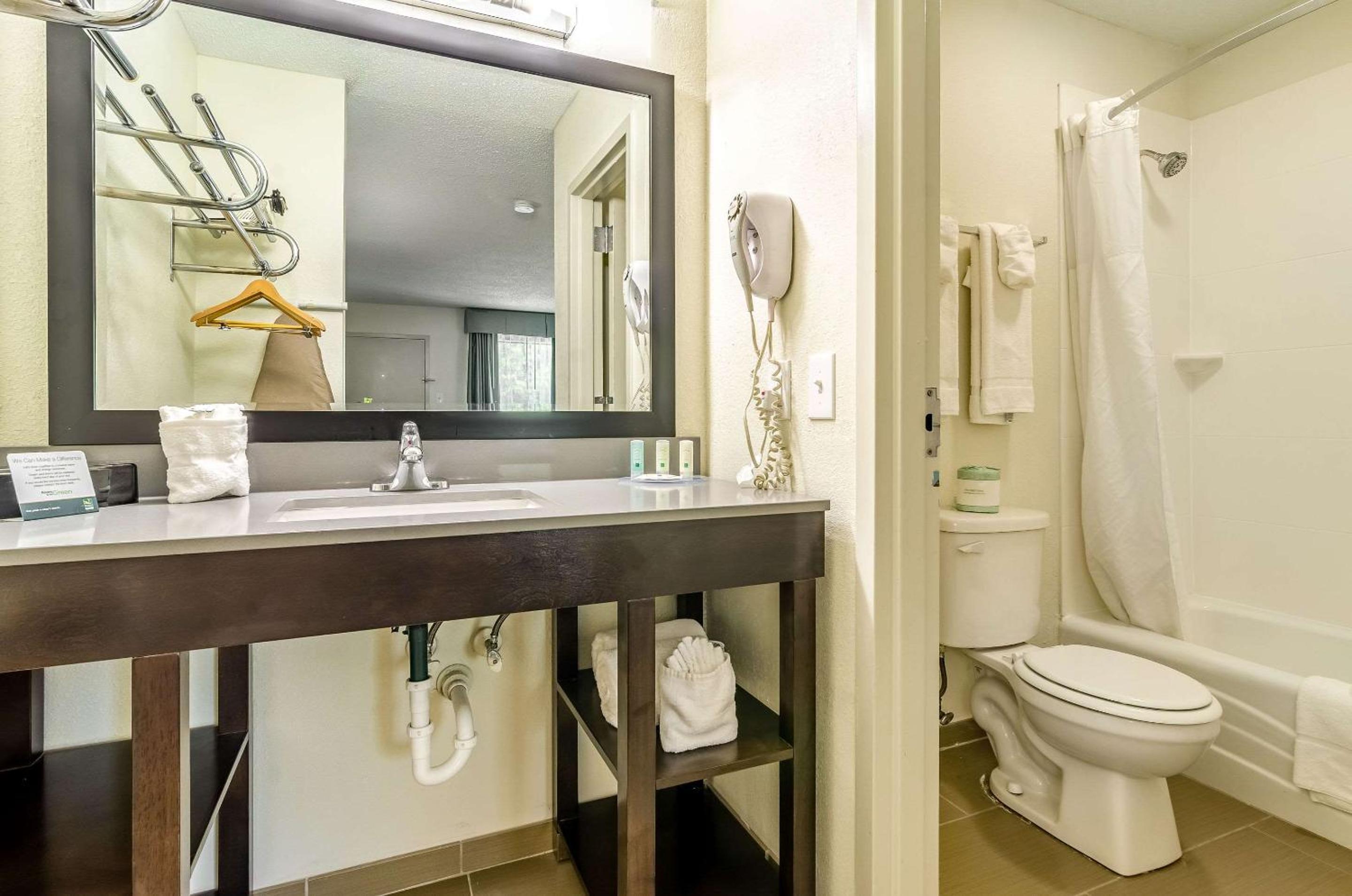 Double Room with Two Double Beds - Smoking - Photo 4