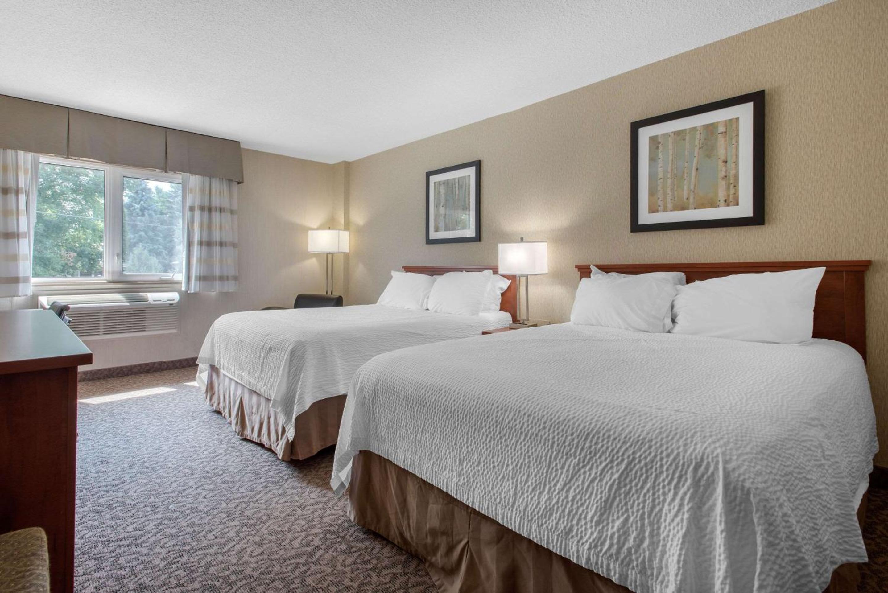 Queen Room with Two Queen Beds - Non-Smoking - Photo 1