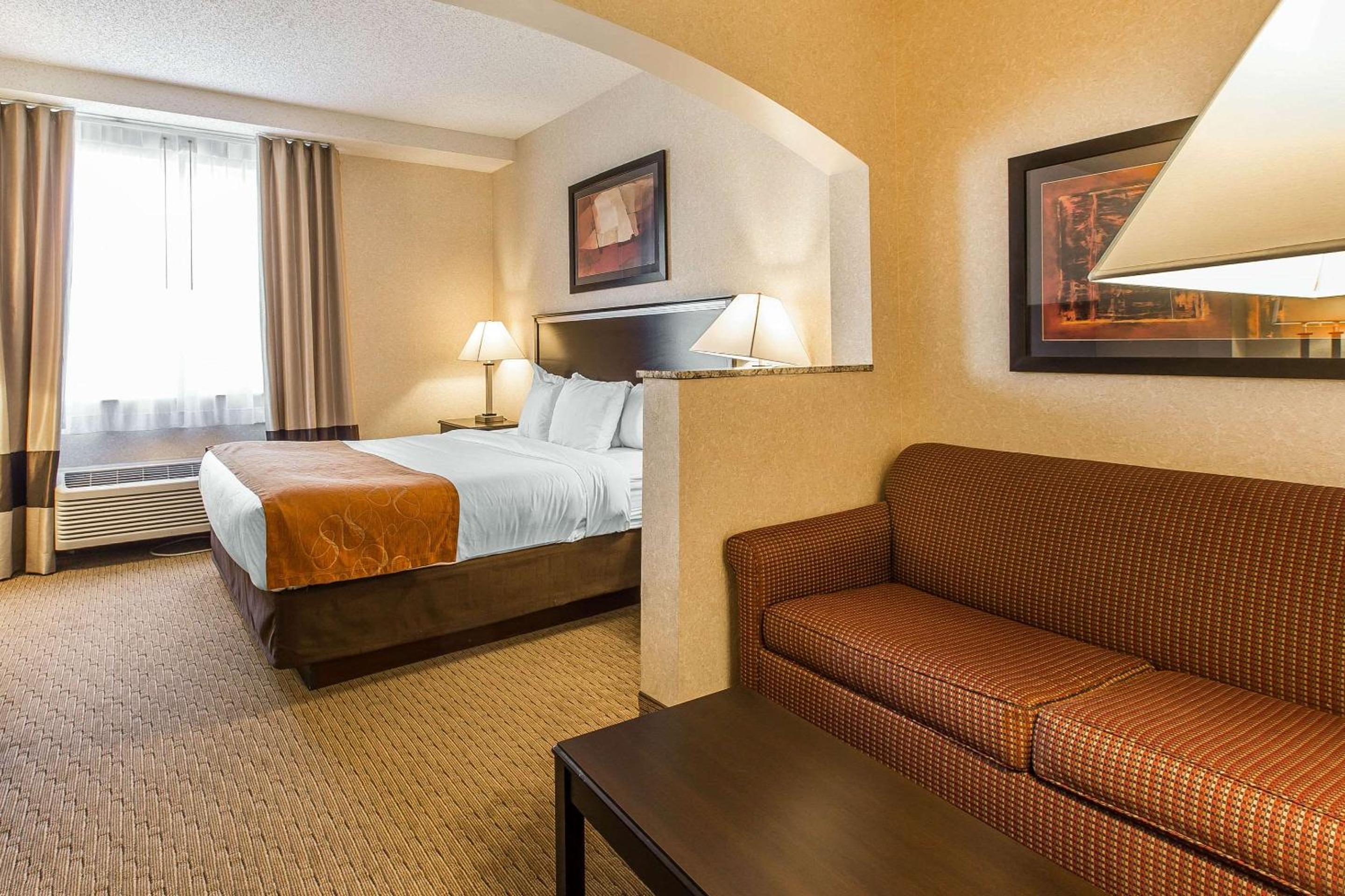Superior Suite - Non-Smoking photo 1