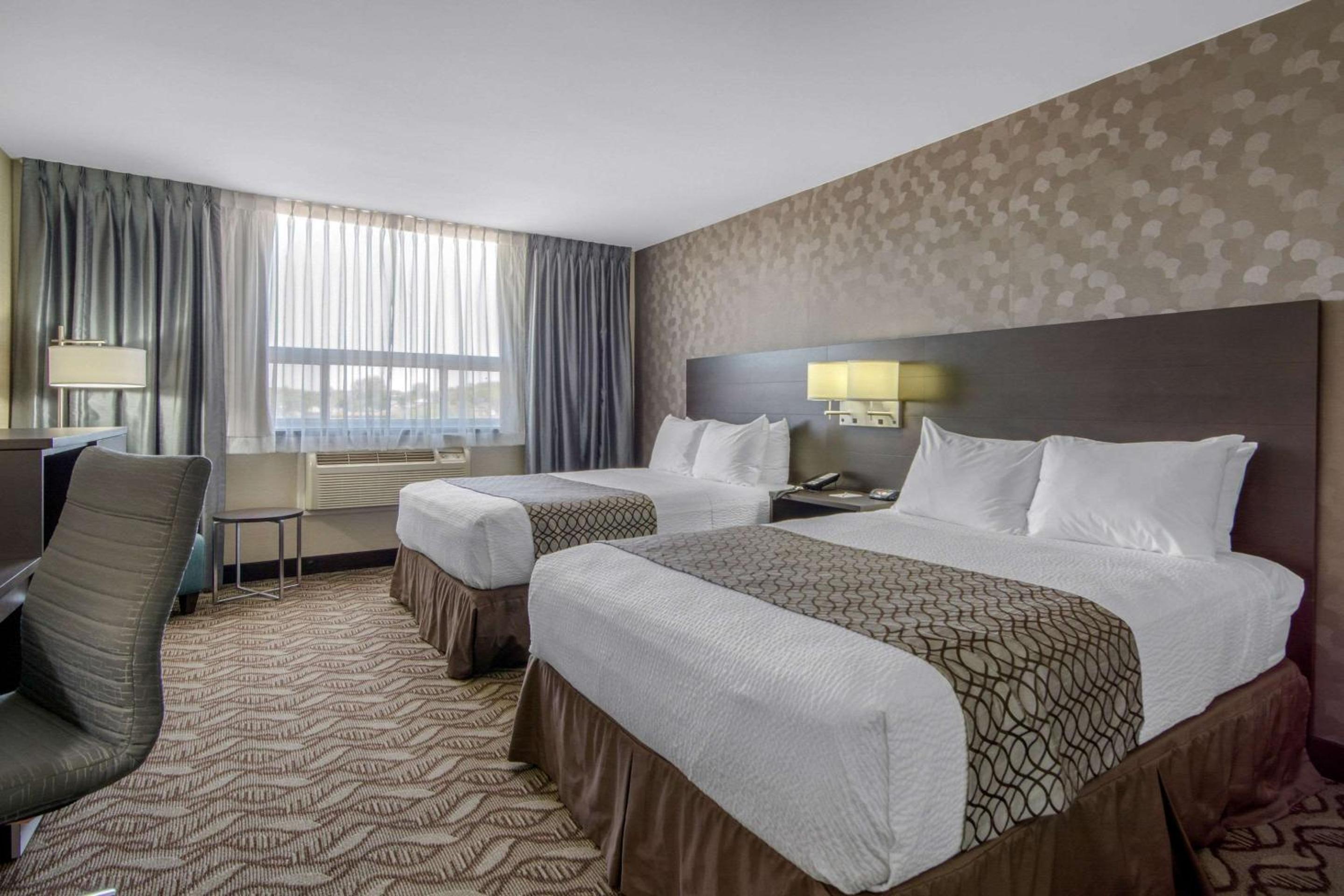 Superior Business Queen Room with Two Queen Beds - Non Smoking photo 1