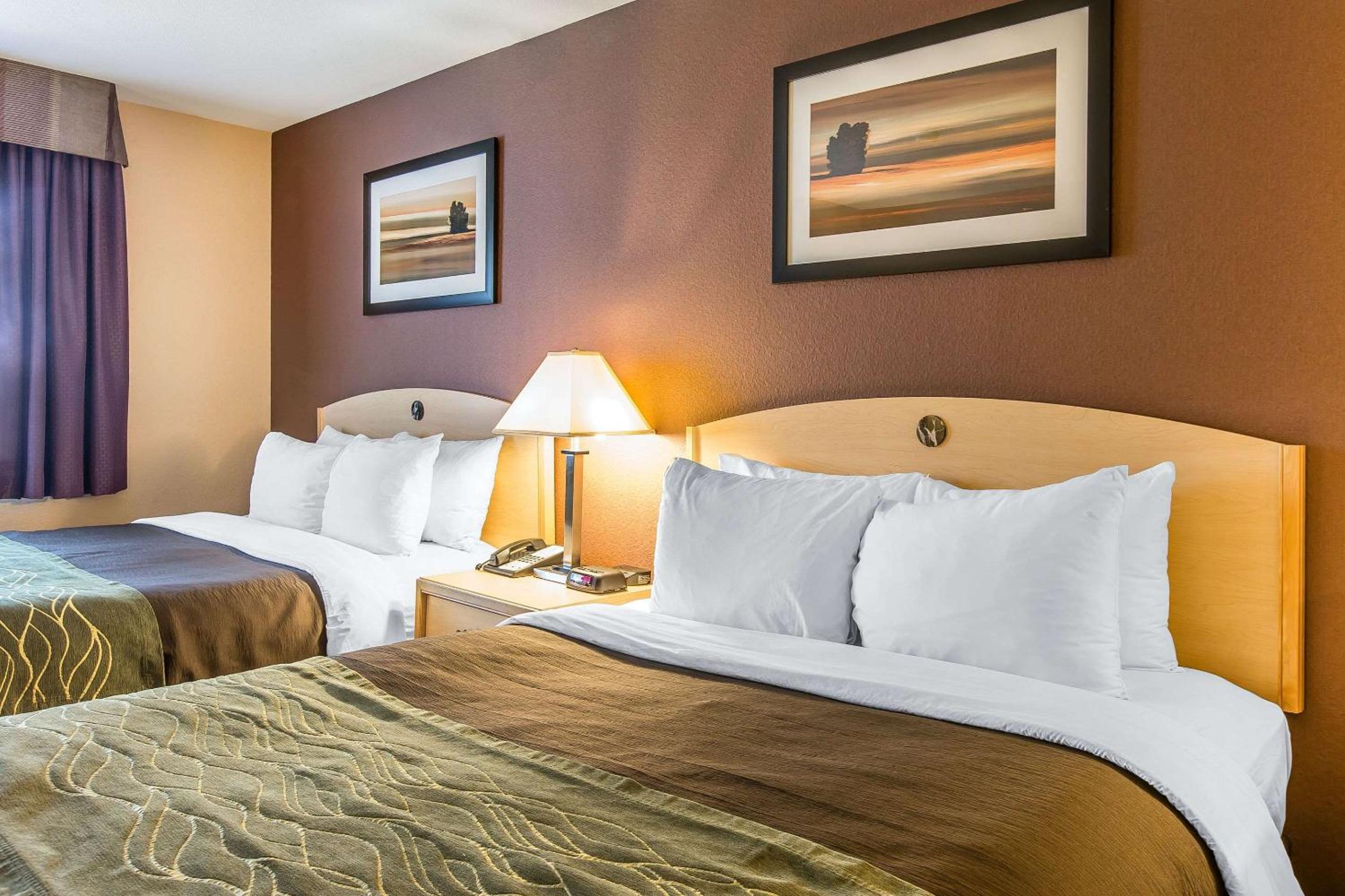 Queen Room with Two Queen Beds - Non-Smoking - Photo 1