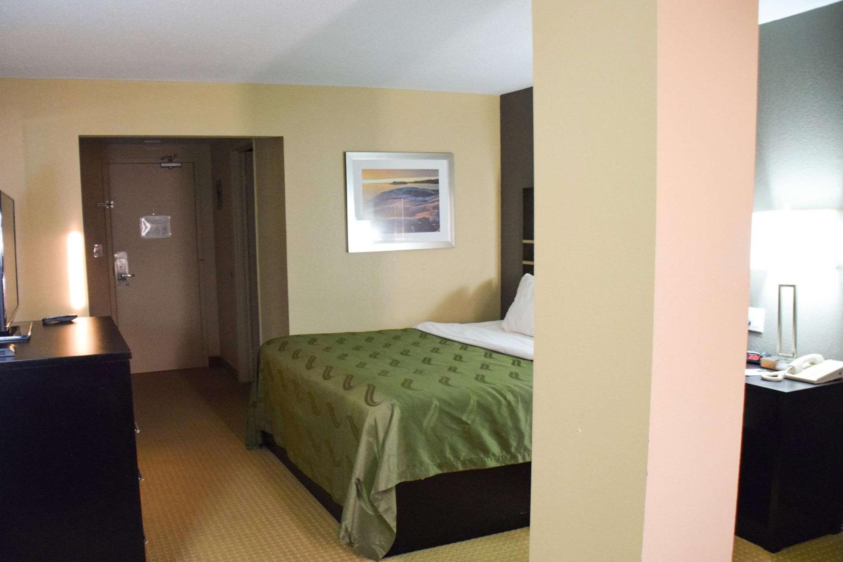 King Room with River View - Non-Smoking photo 3