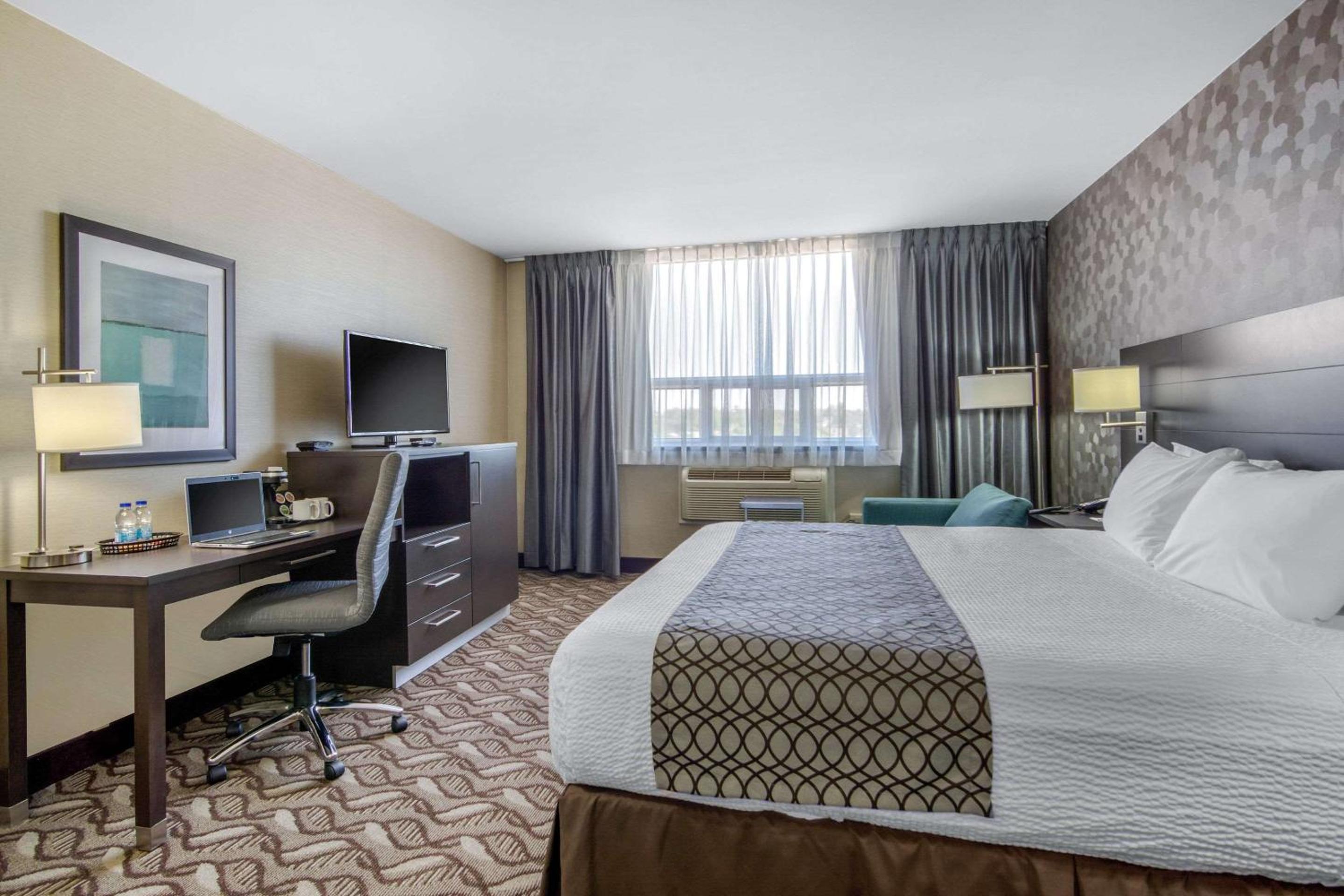 Superior Business King Room - Non Smoking photo 1