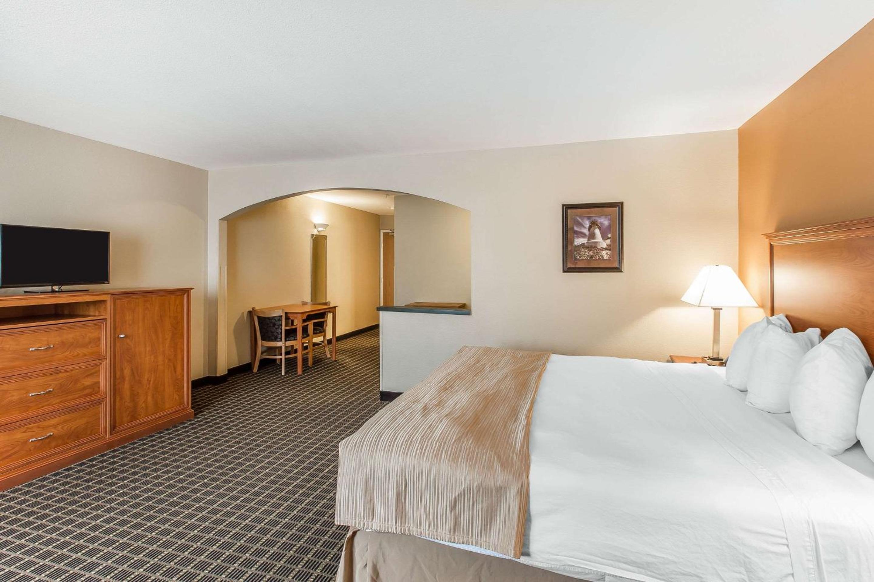 Family King Suite photo 3