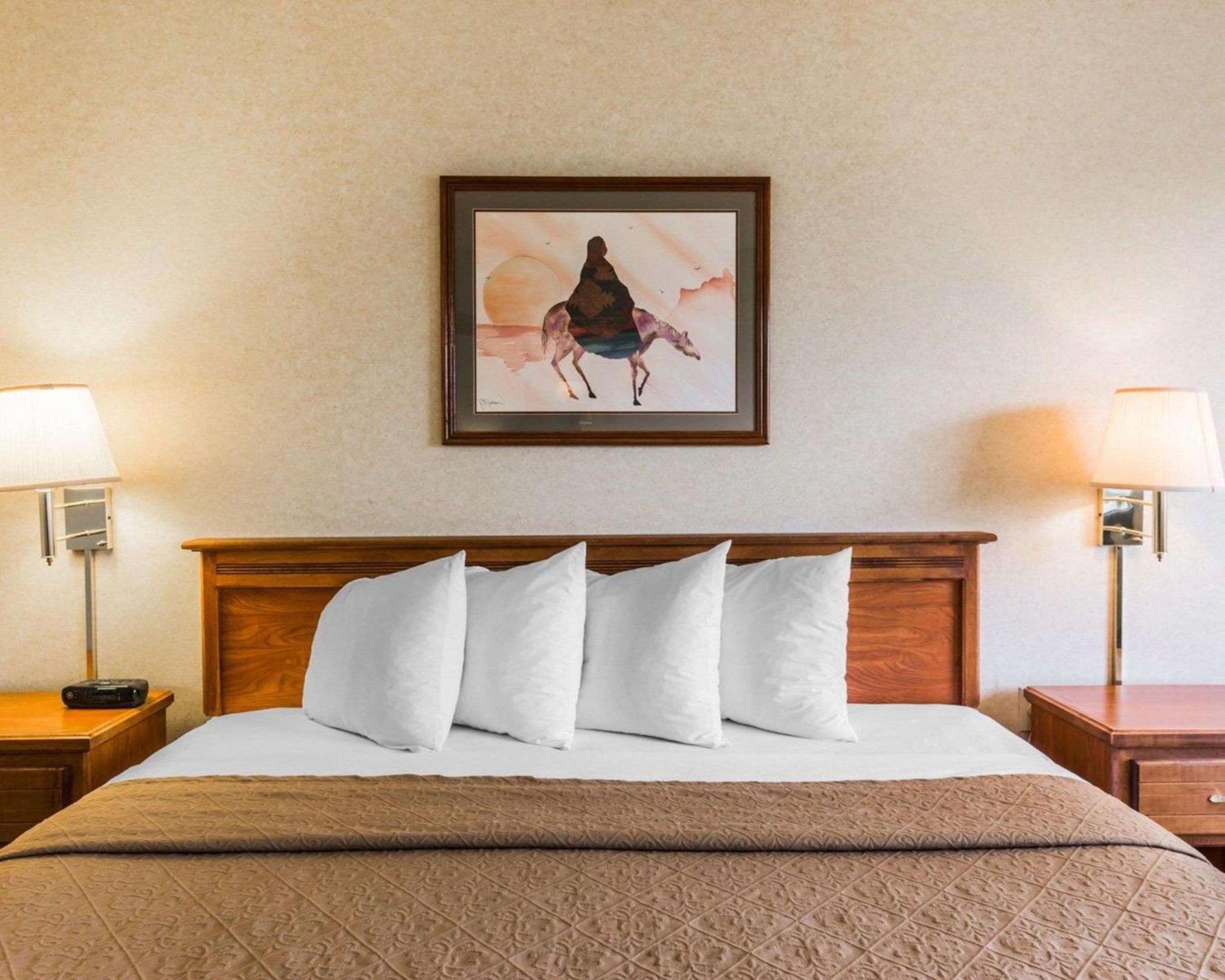 King Room - Non-Smoking - Photo 1