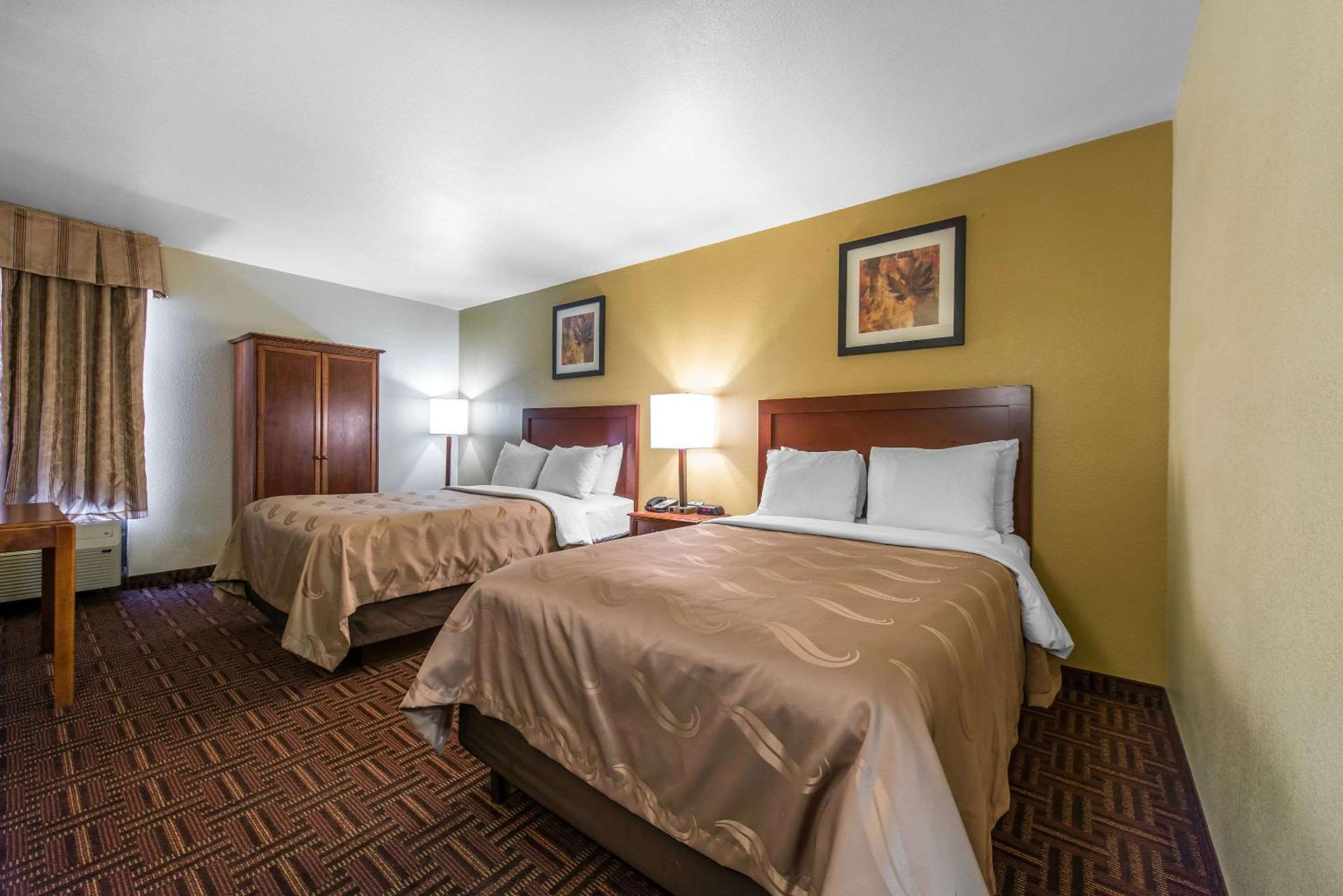 Queen Room with Two Queen Beds - Non-Smoking photo 1