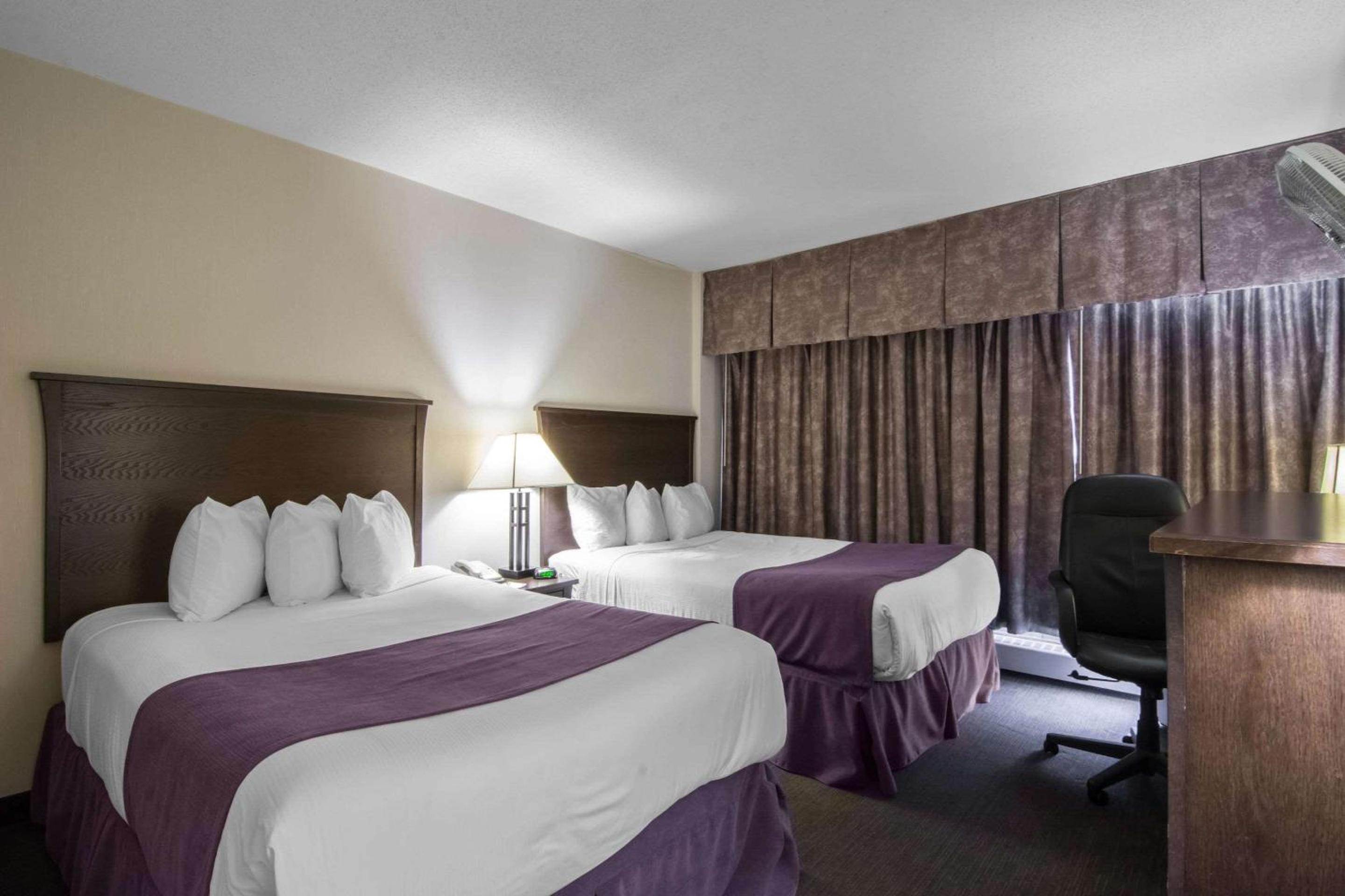 Double Room with Two Double Beds - Non-Smoking - Photo 5