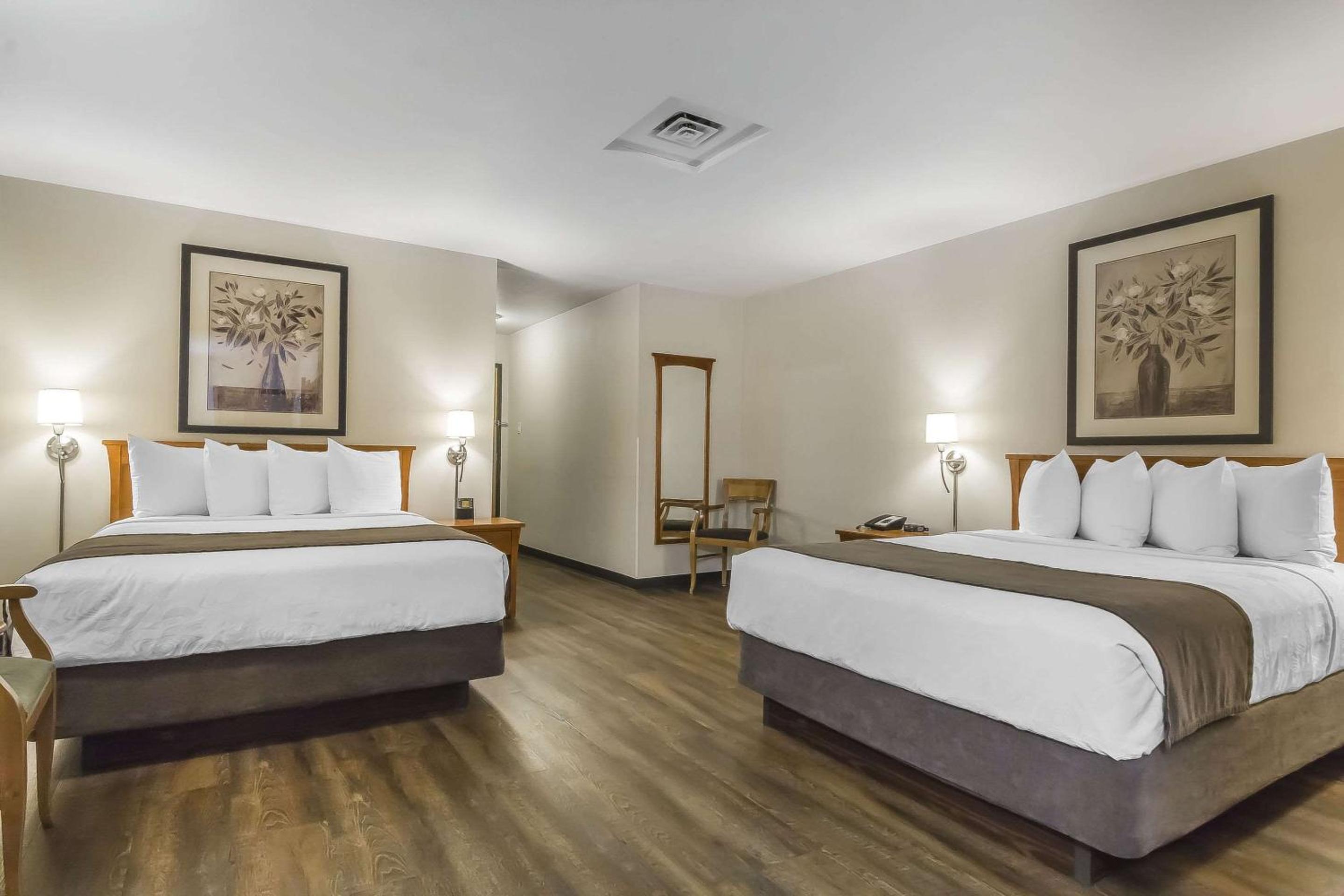 Executive Queen Suite with Two Queen Beds