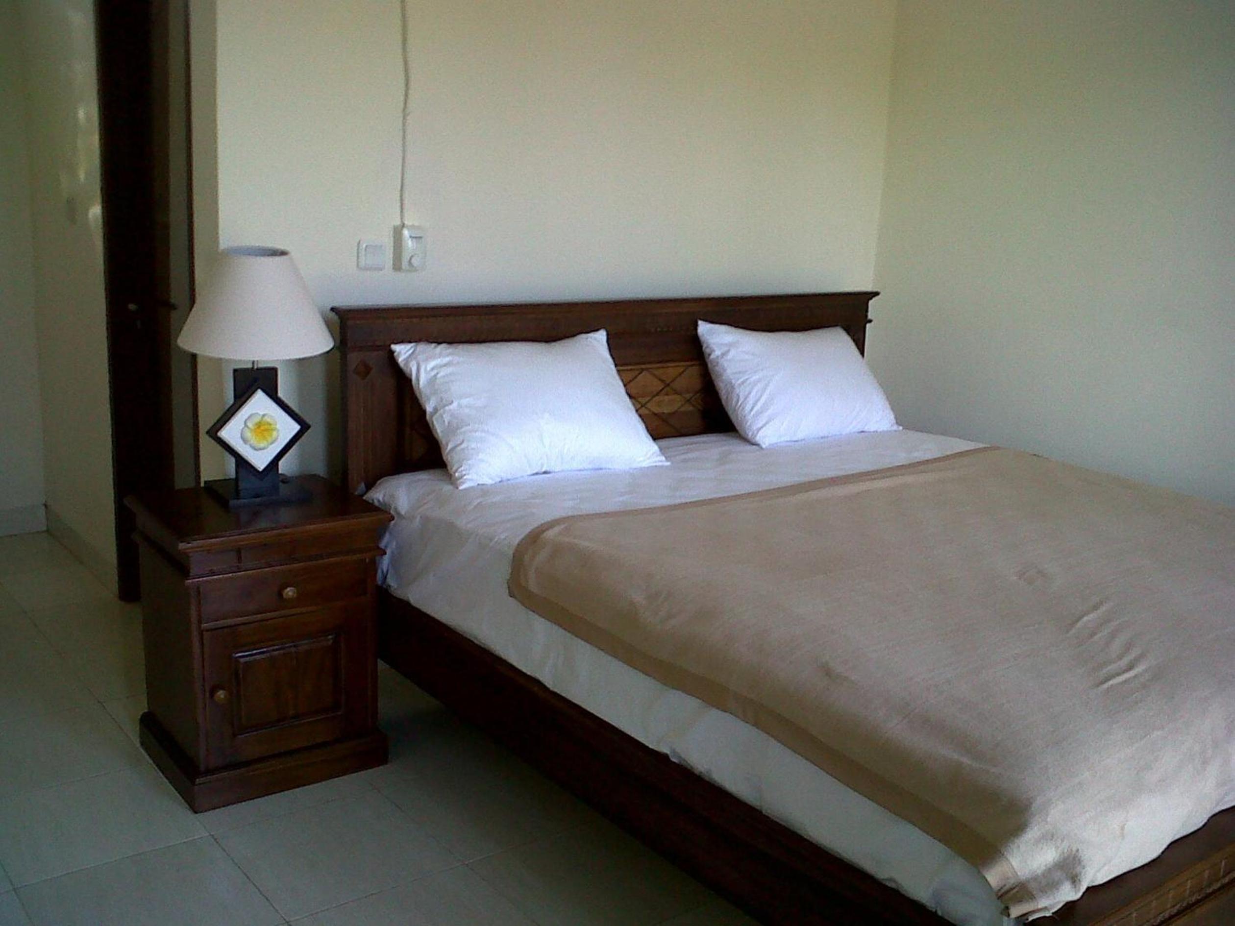 Standard Double Room - Photo 12