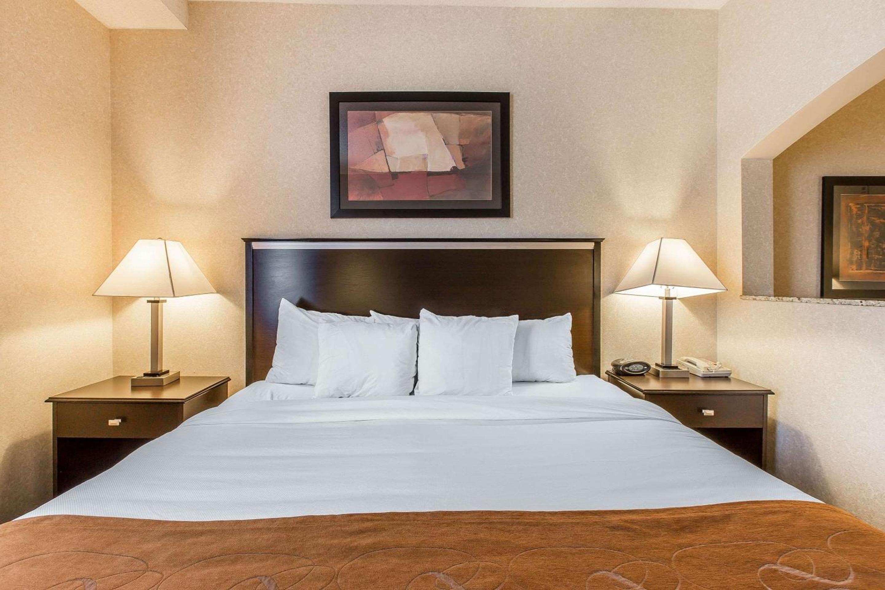 Superior Suite - Non-Smoking photo 3