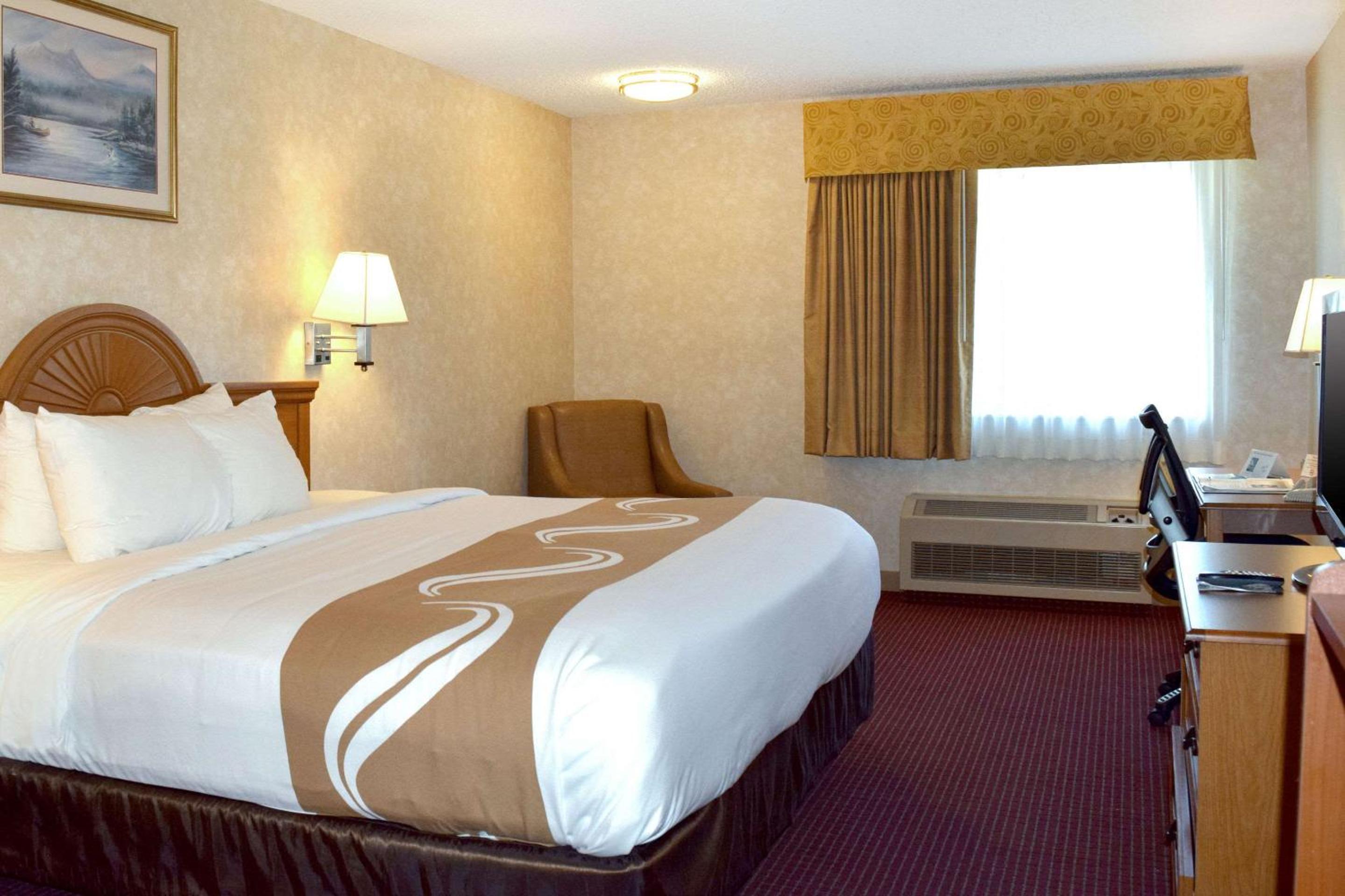 King Room - Non-Smoking - Photo 2