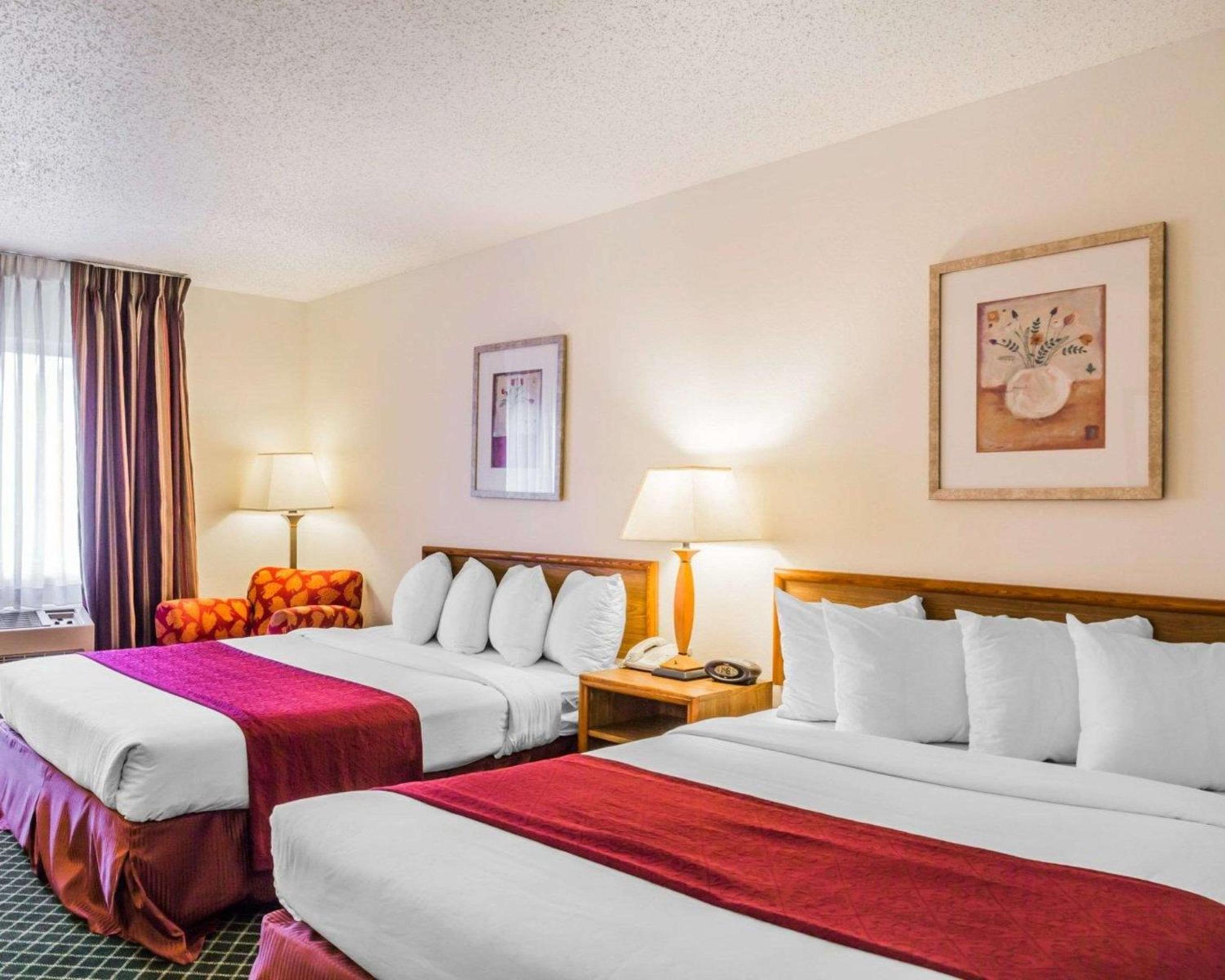 Queen Room with Two Queen Beds - Non-Smoking - Photo 1