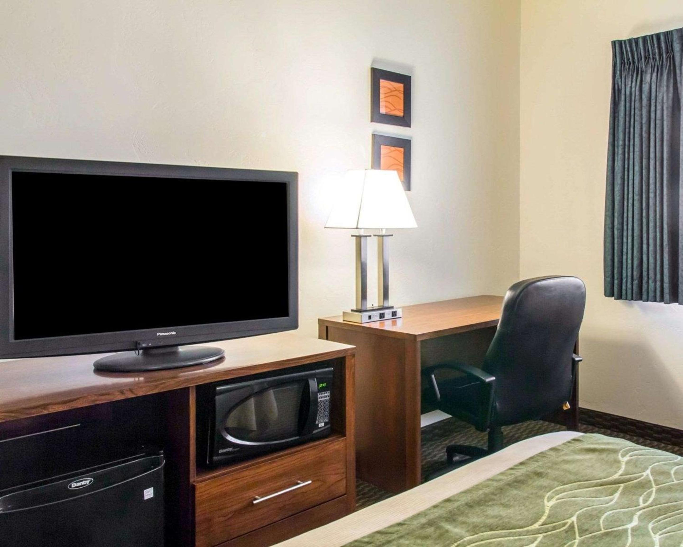 Queen Room - Disability Access/Non-Smoking photo 3