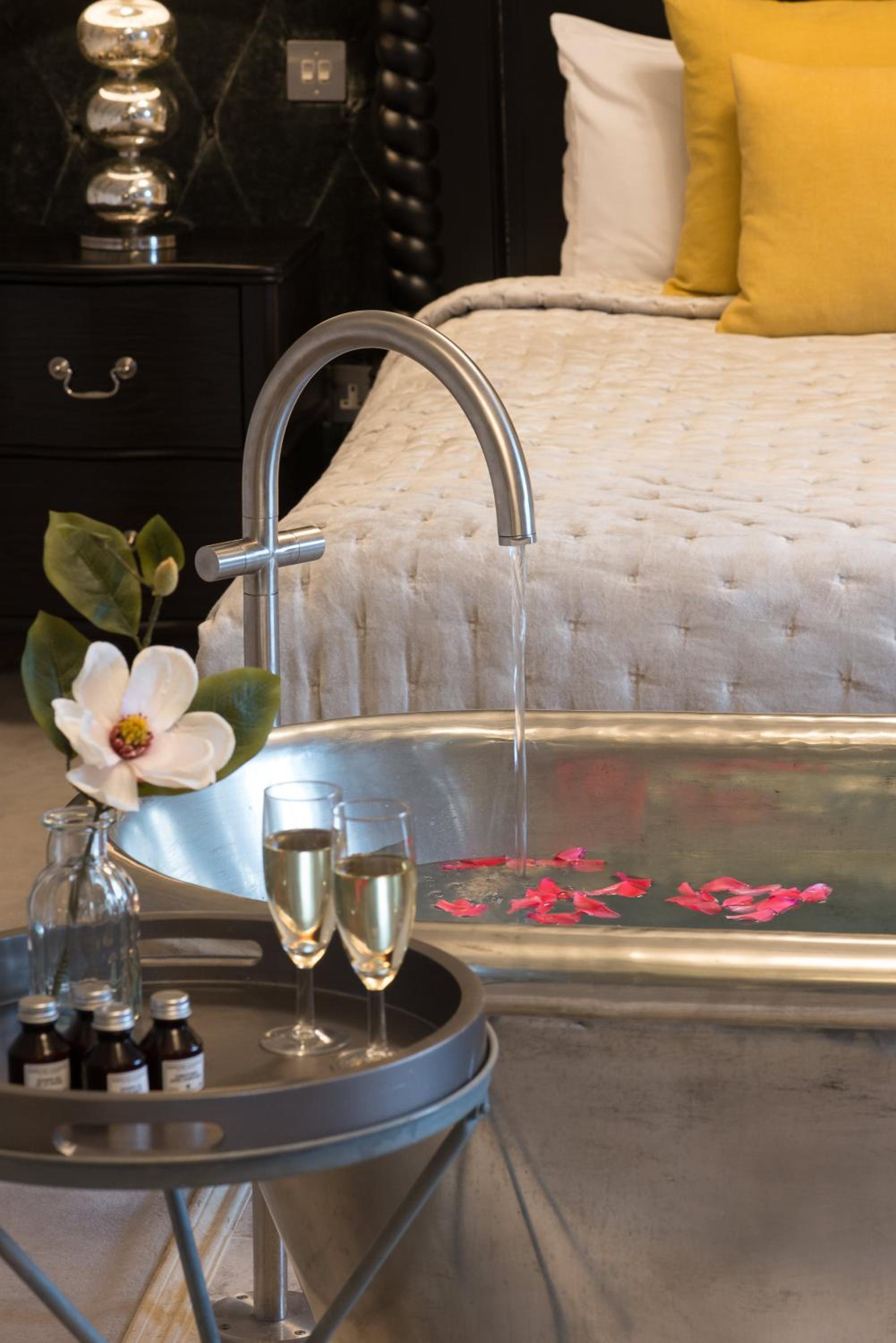 King Suite - Photo 9