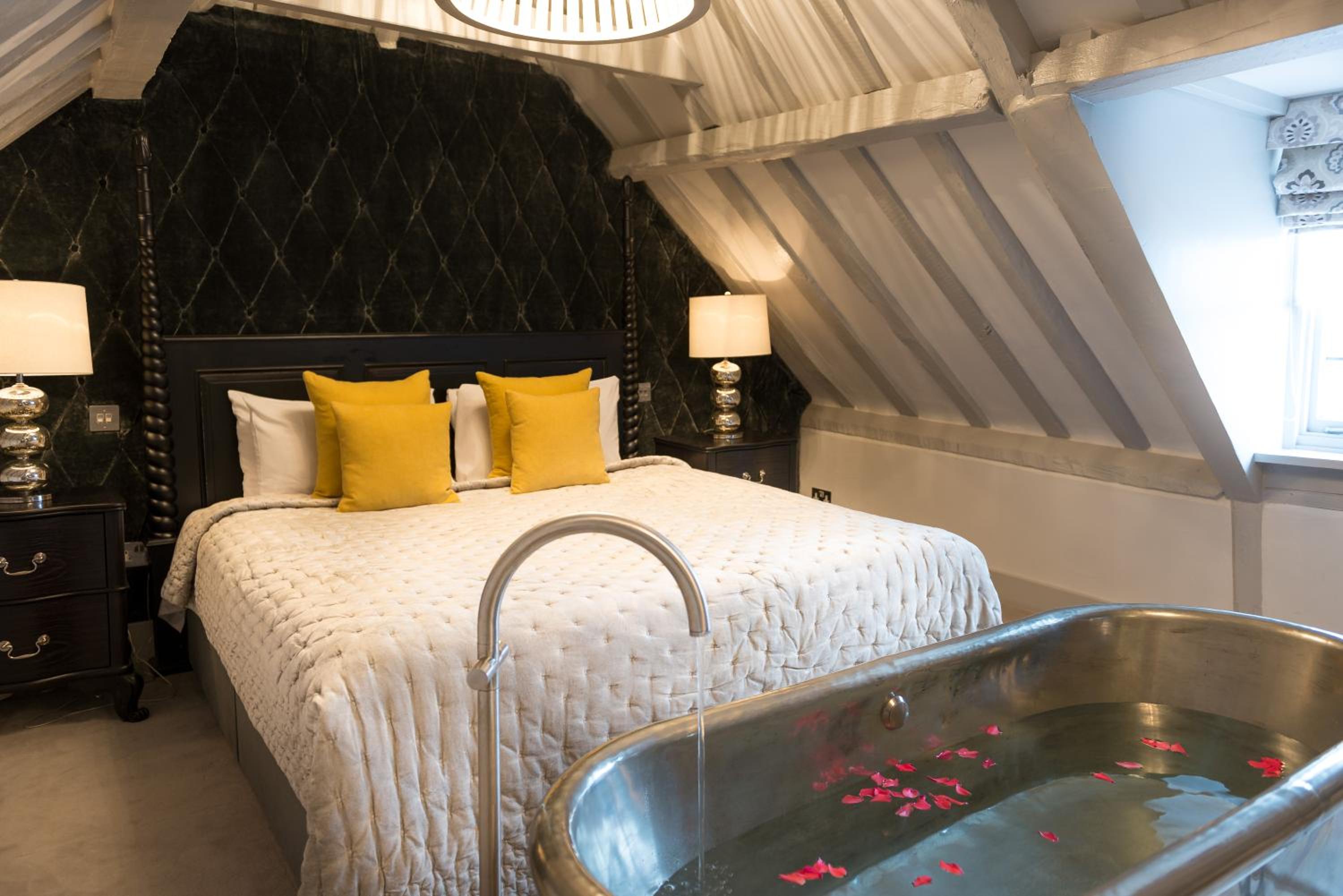 King Suite - Photo 8