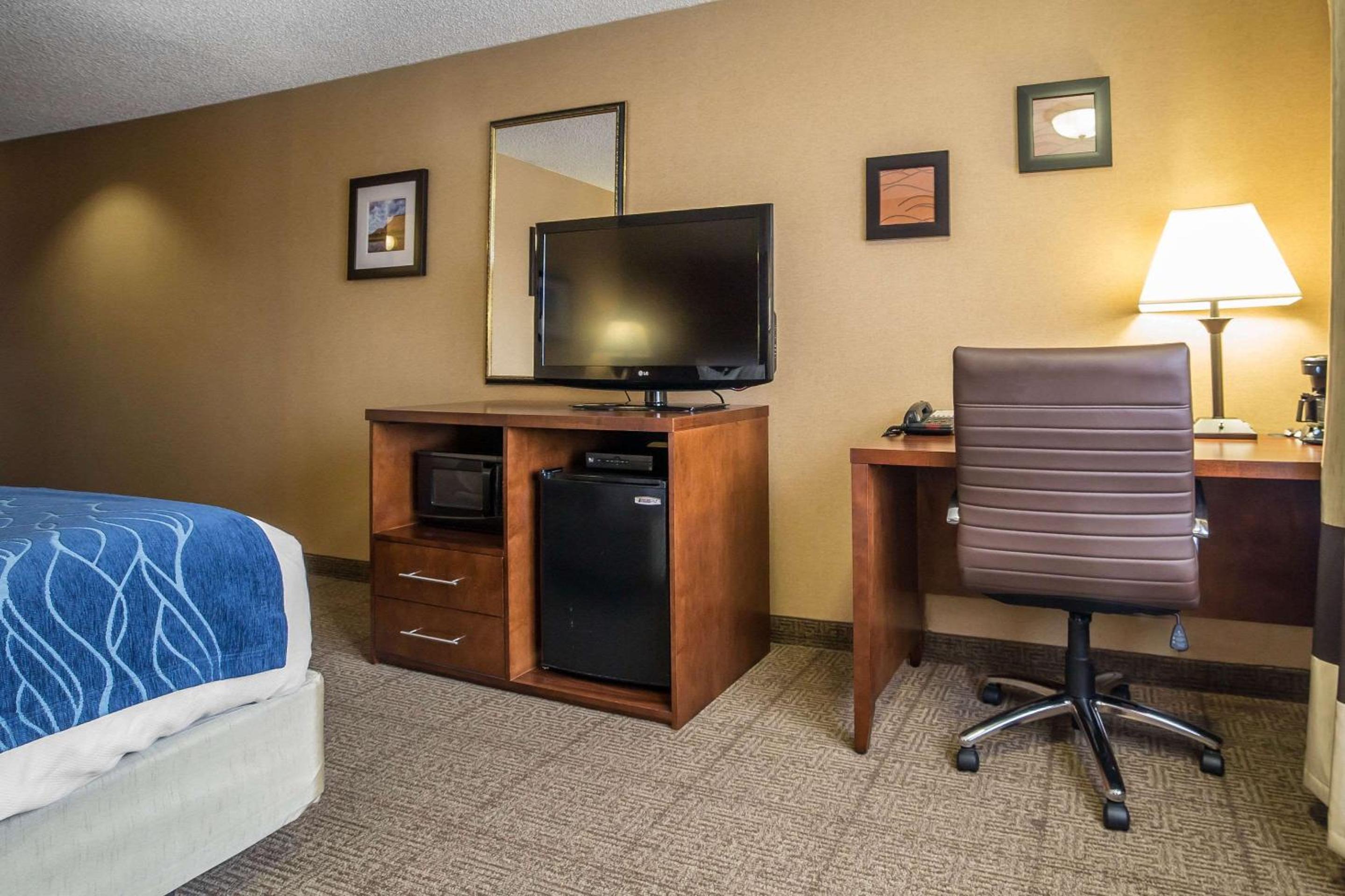 King Room - Non-Smoking - Photo 1