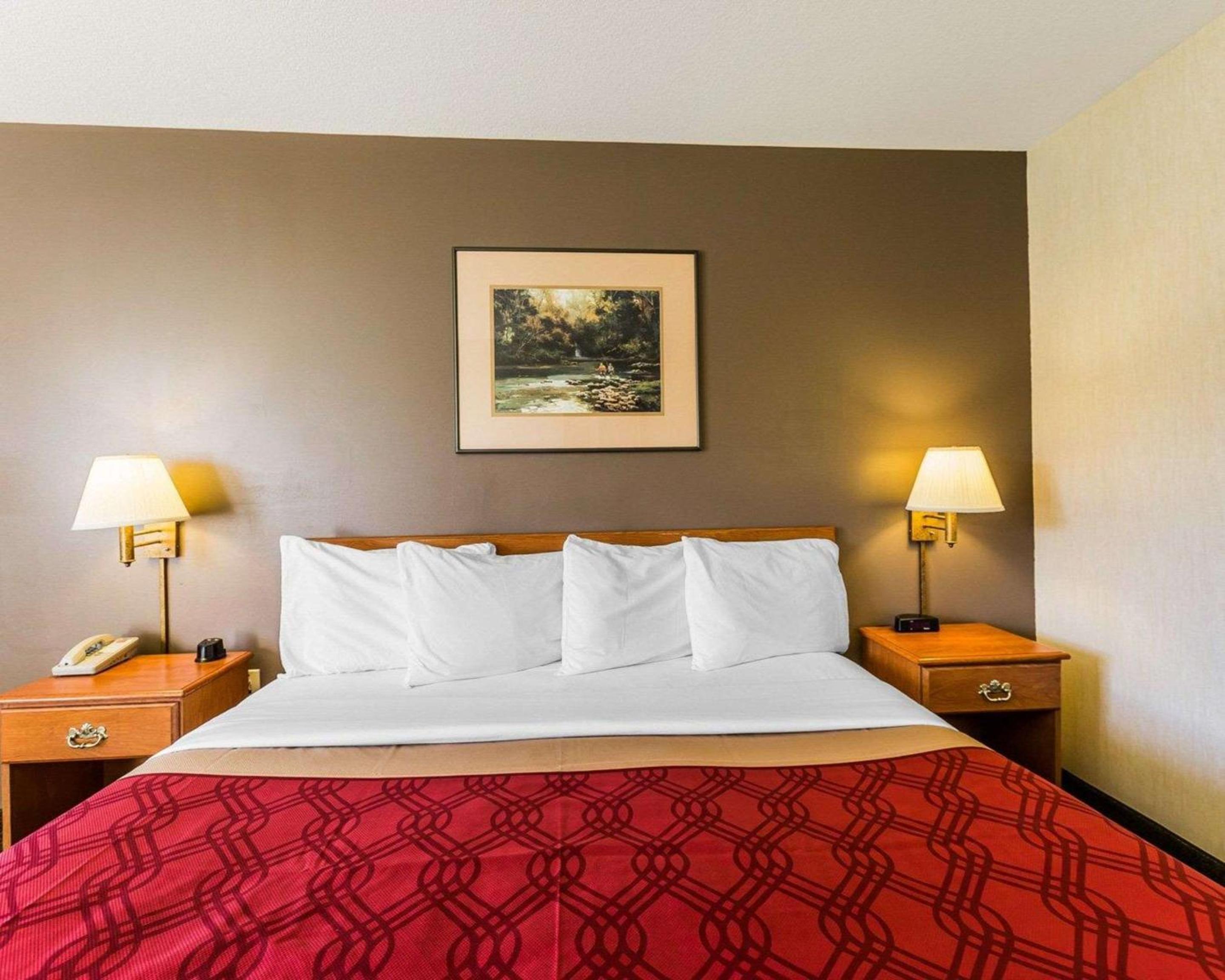 King Room - Non-Smoking photo 3