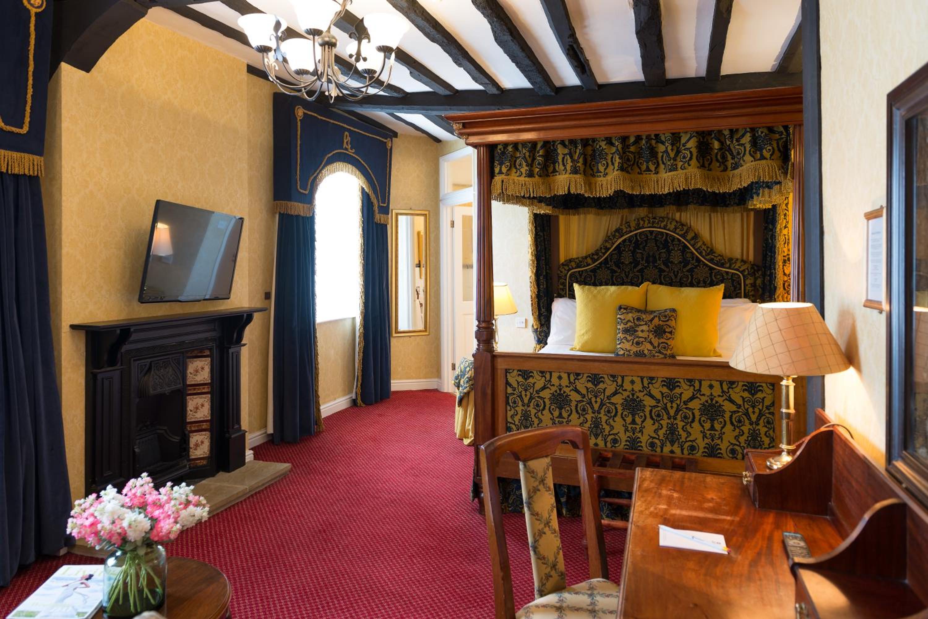 King Suite - Non-Smoking - Photo 17