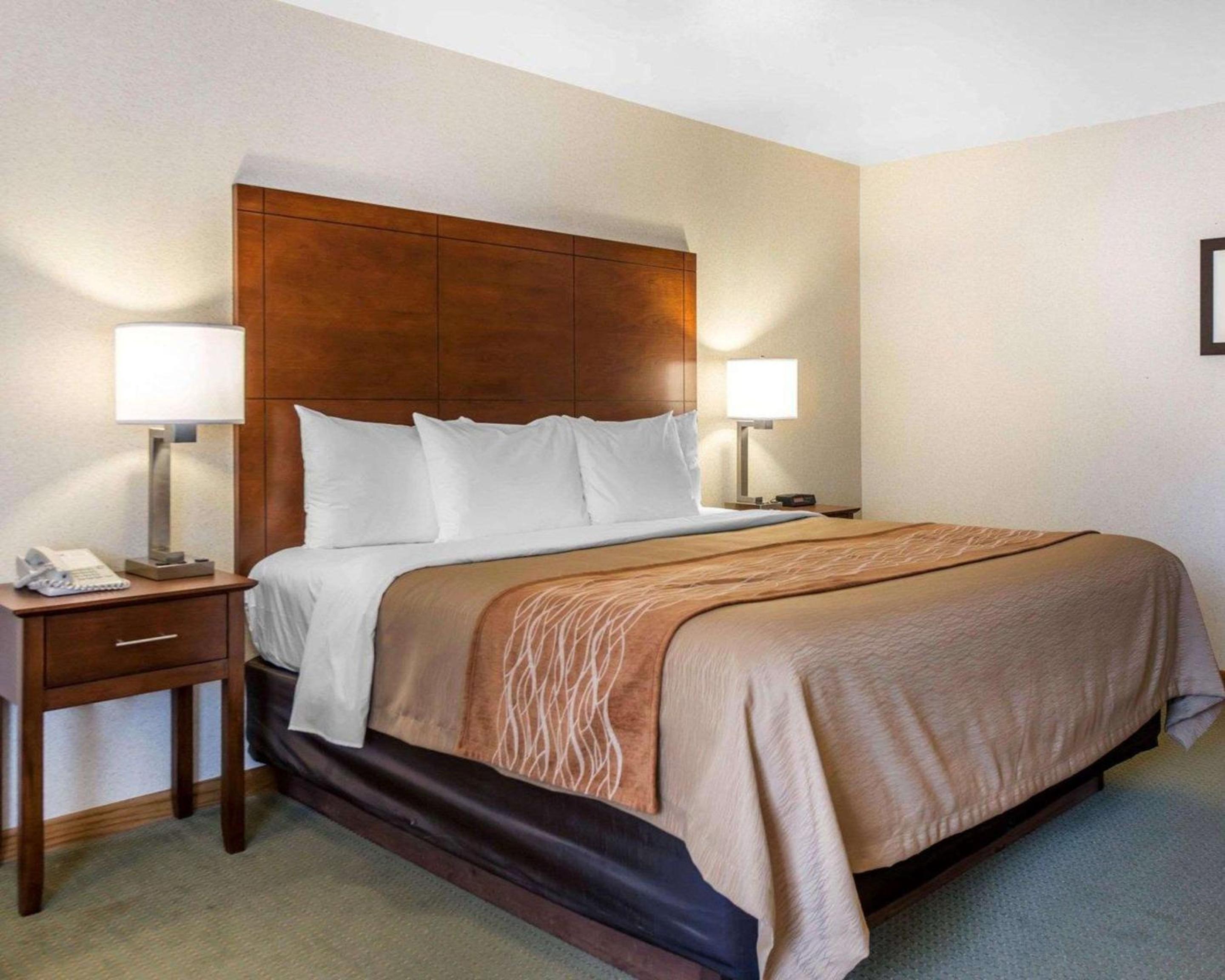 King Room - Non-Smoking - Photo 1
