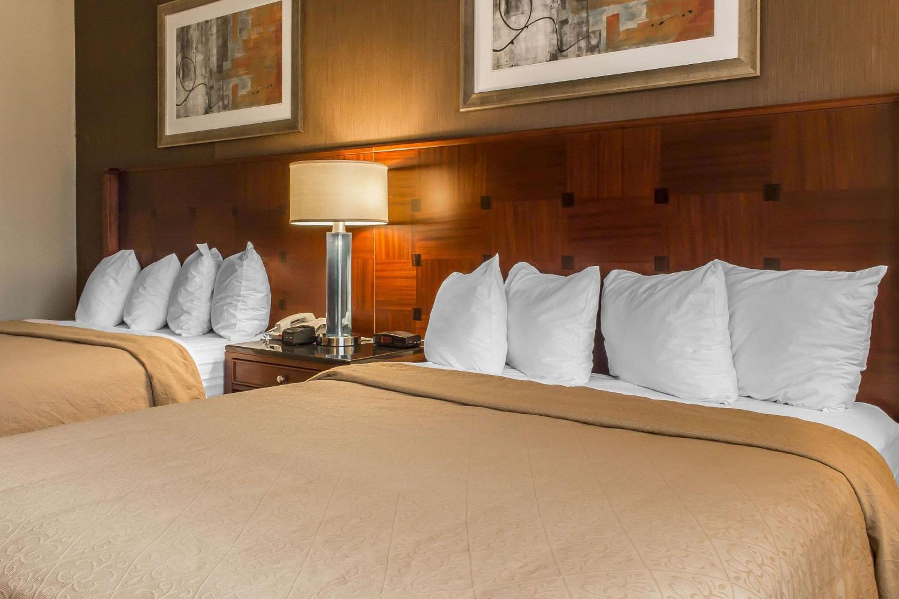 Queen Room with Two Queen Beds - Accessible/Non-Smoking  - Photo 3