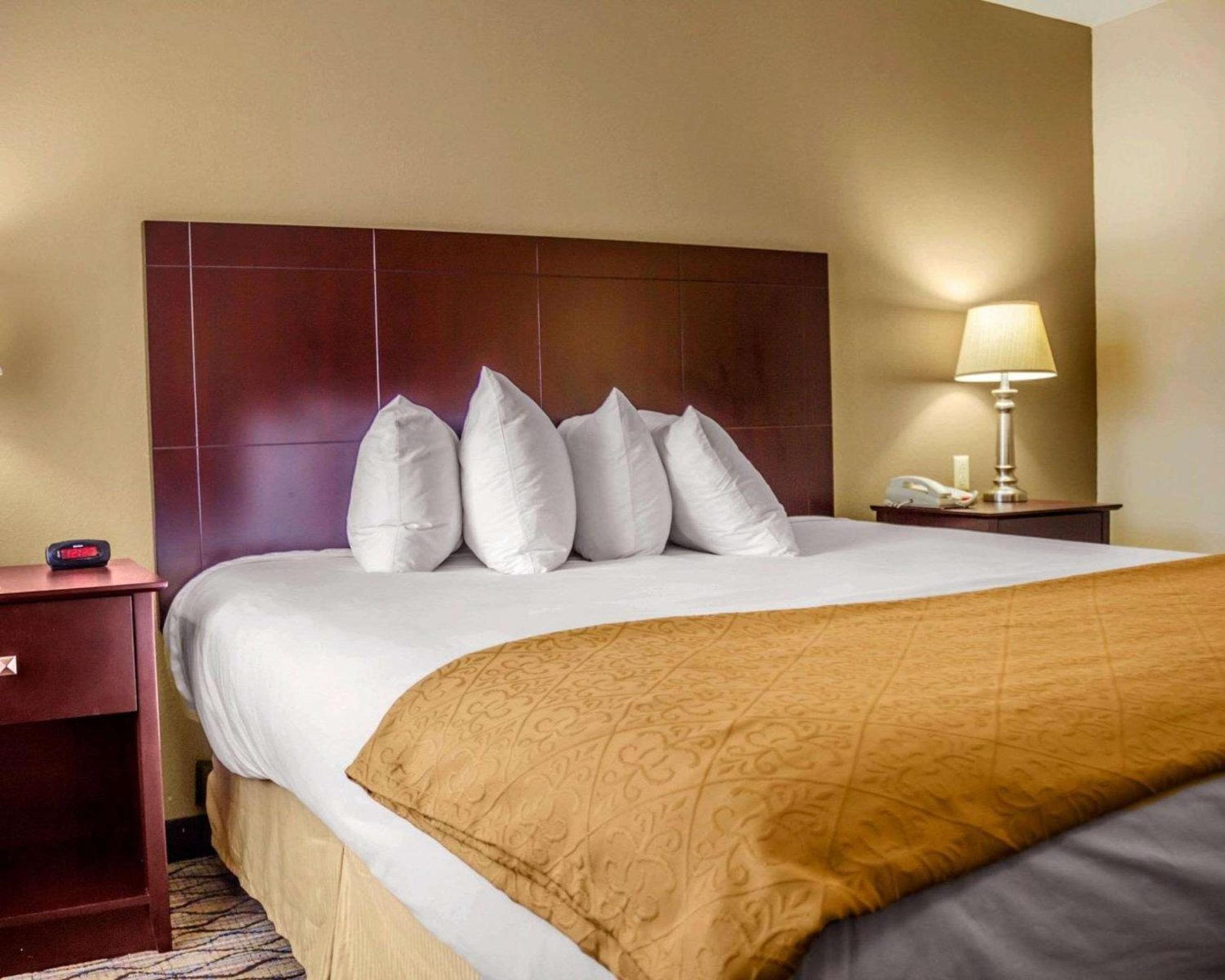 King Room - Non-Smoking - Photo 5