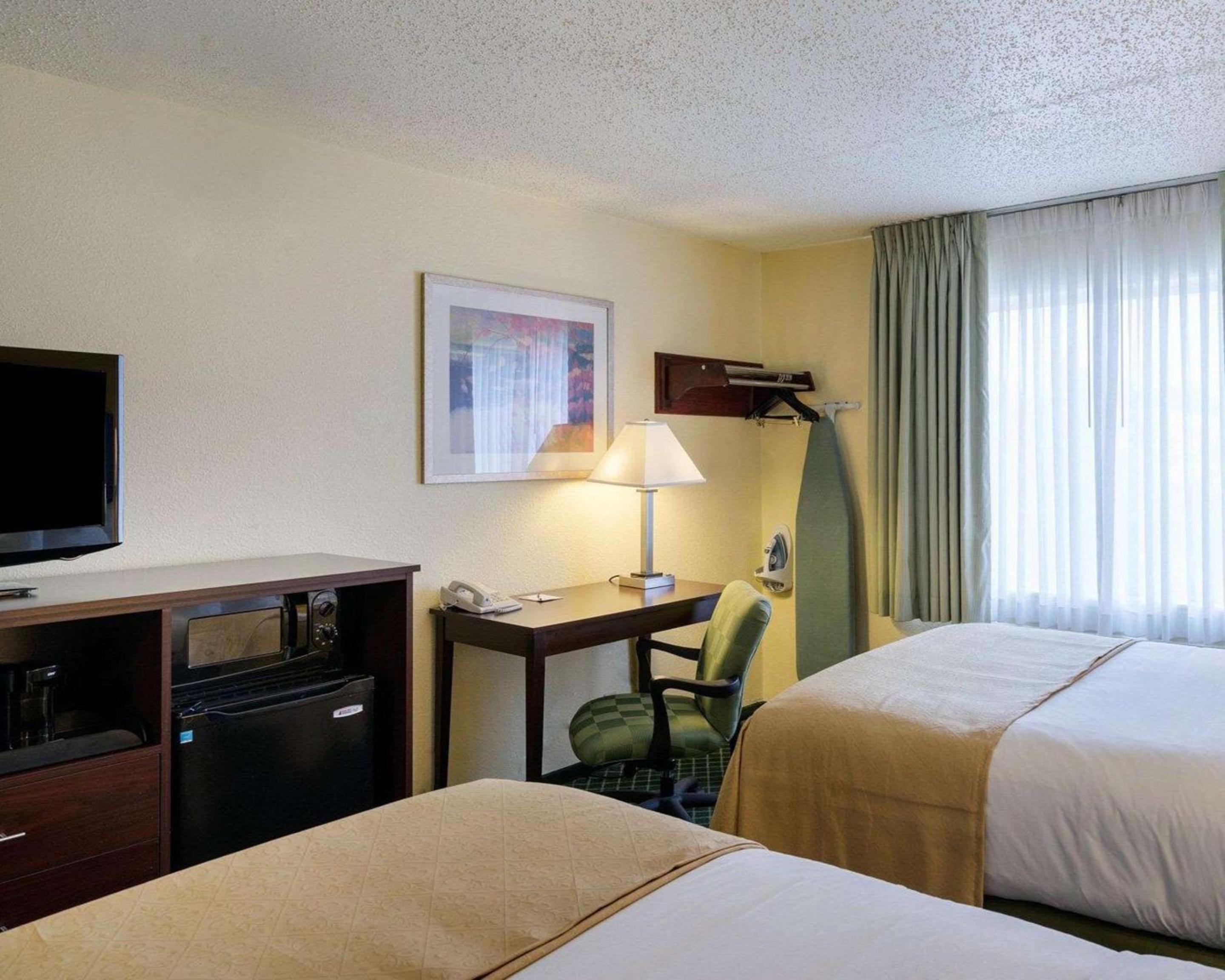 Double Room with Two Double Beds - Photo 1