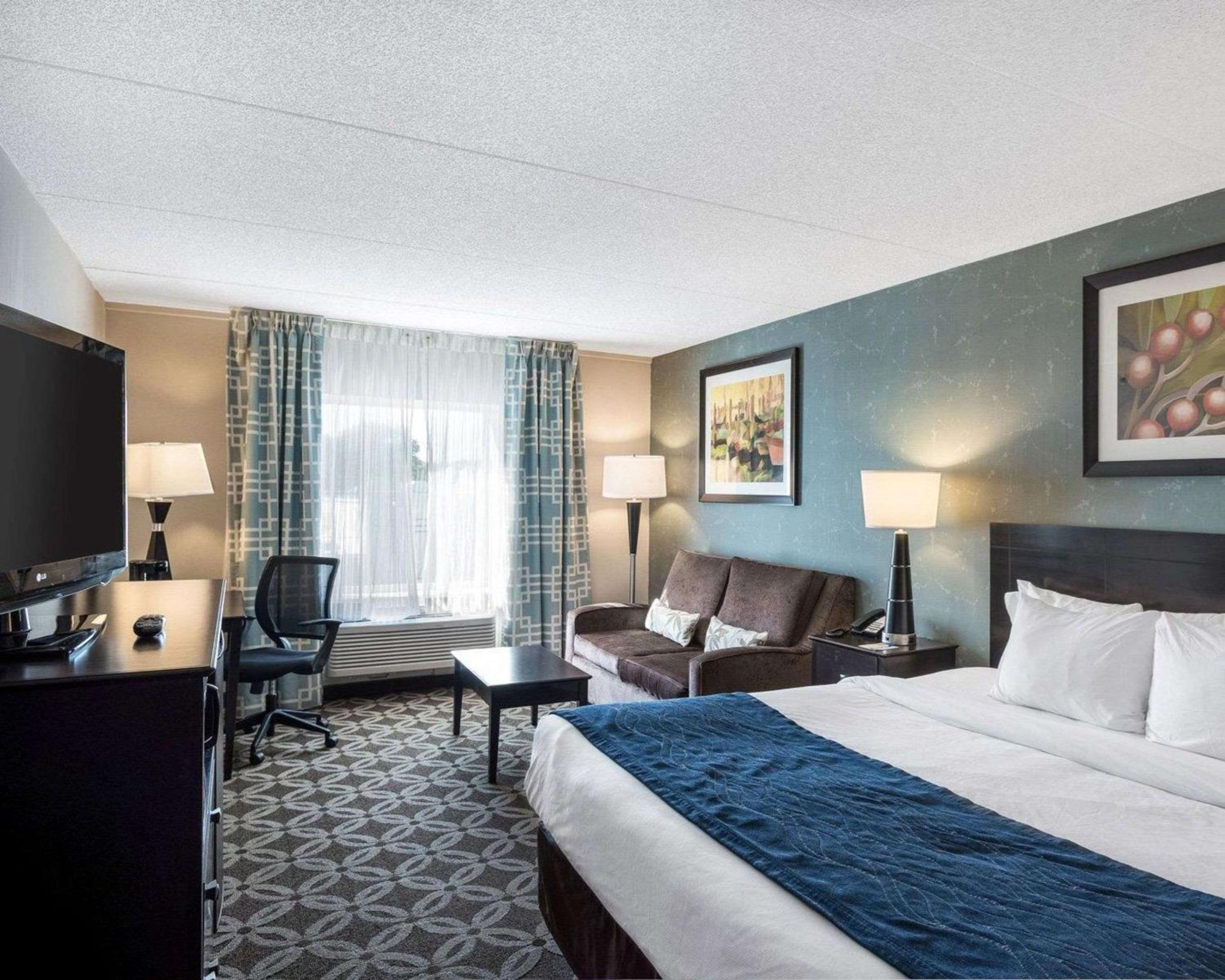 King Room - Non-Smoking - Photo 1
