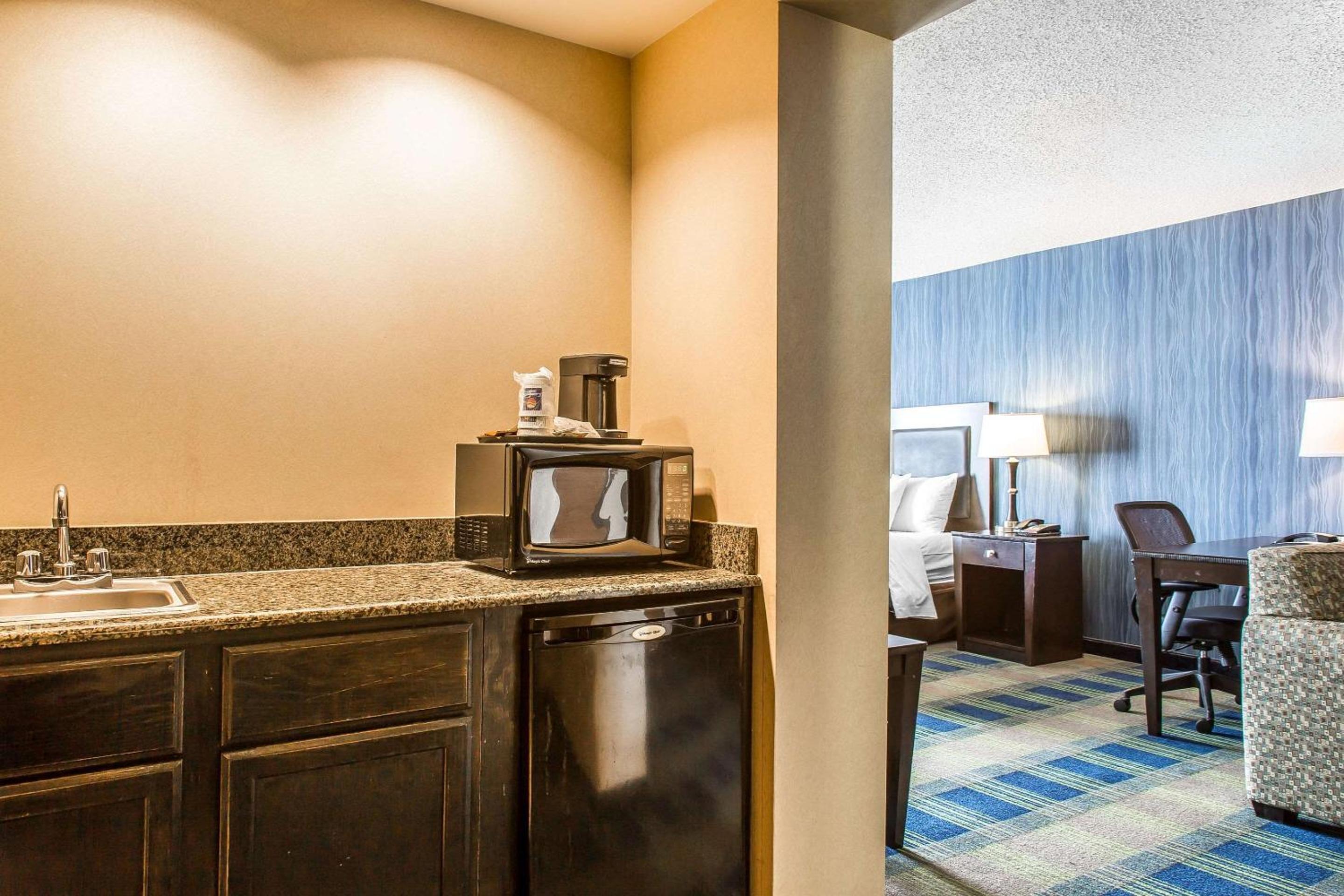 Business King Room - Photo 2