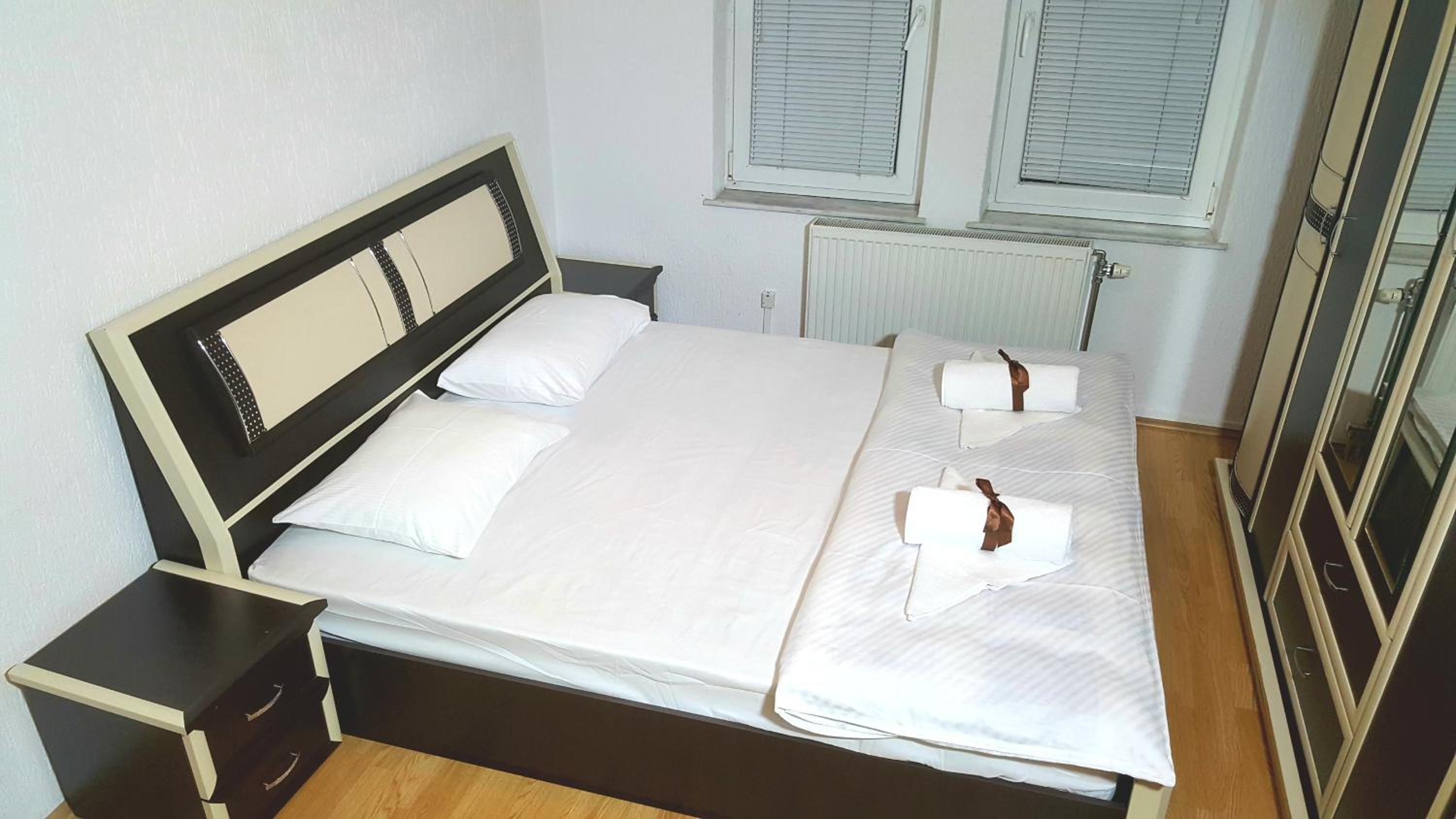 Standard Twin Room with Shared Bathroom
