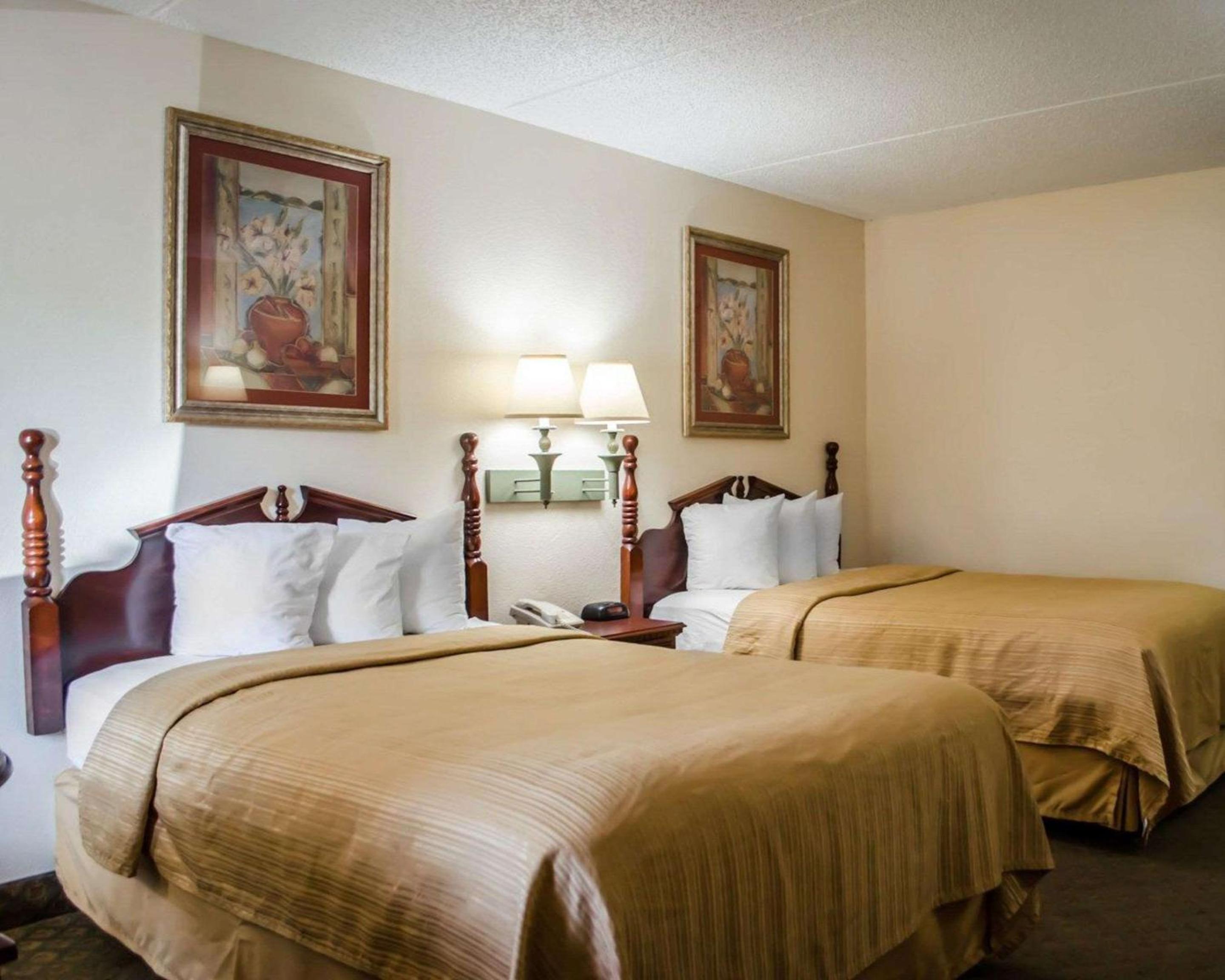 Double Room with Two Double Beds - Smoking - Photo 5