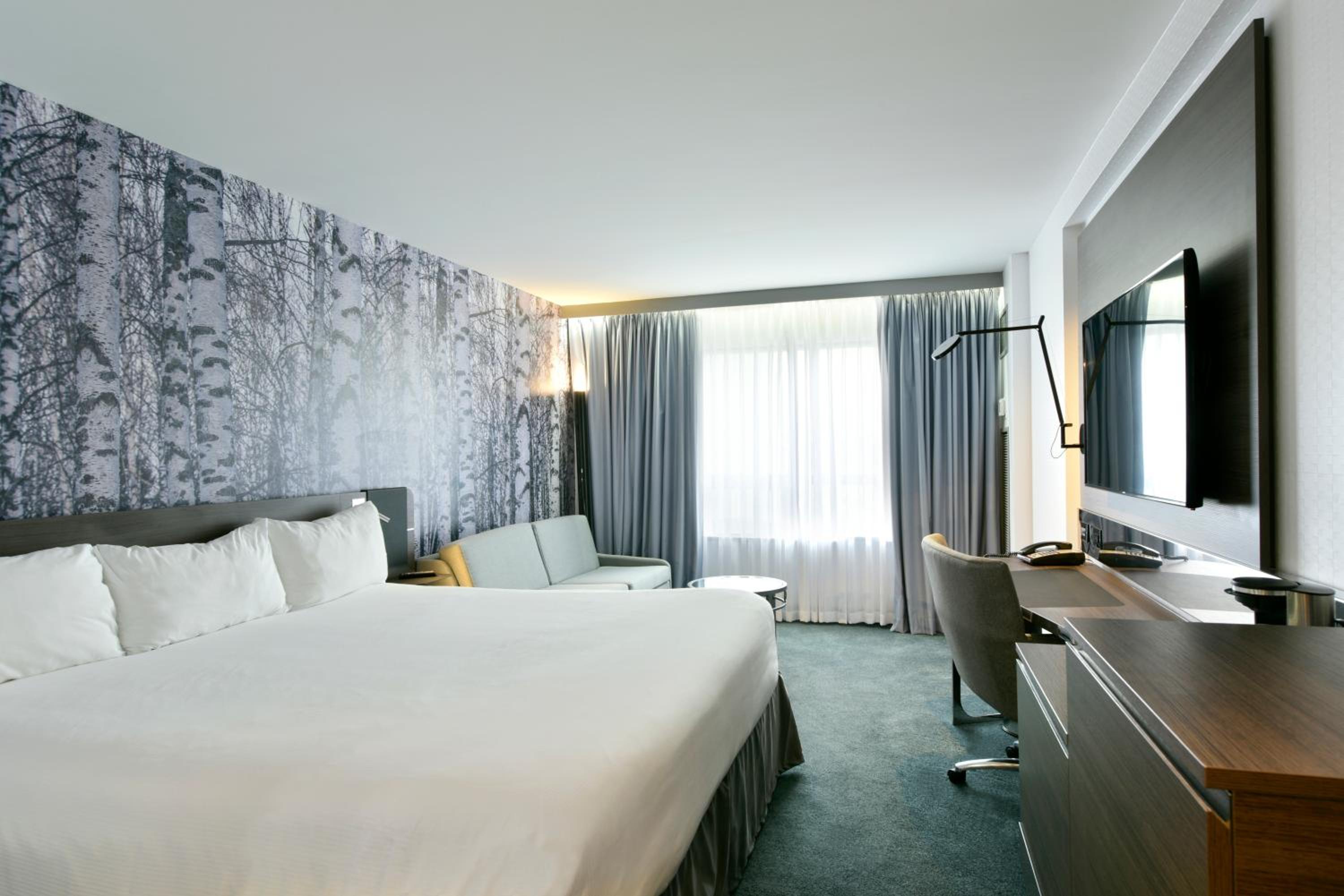 King Room with Sofa Bed - Non-Smoking - Photo 2